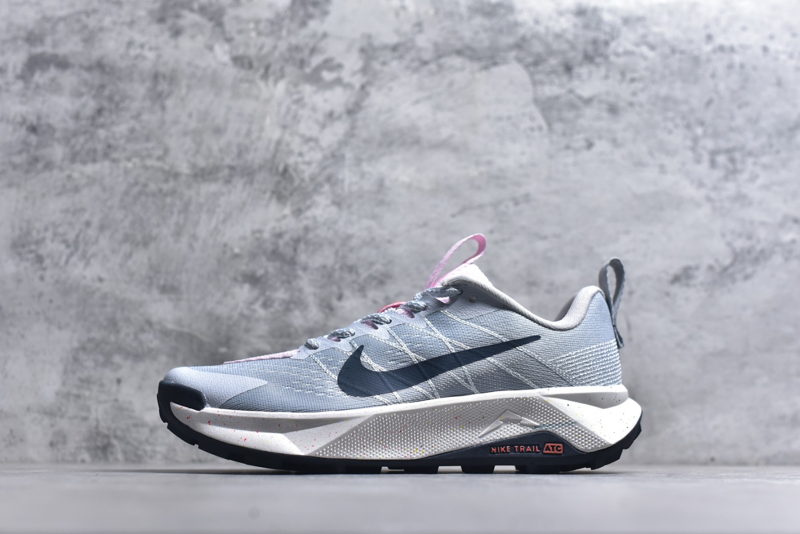 #NIKE REACTX Wildhorse 10 户外运动越野跑步鞋 兼顾迅疾外观和稳固脚感 后跟覆面和中足动态支撑巧妙融合 缔造稳定顺畅的迈步体验 货号：FV2338-004 尺码：36-45-选品中心