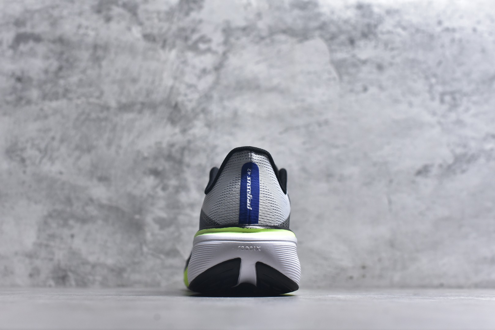 图片[5]-#AIR ZOOM PEGASUS 42代 登月休闲运动跑鞋 兼顾迅疾外观和稳固脚感 后跟覆面和中足动态支撑巧妙融合 缔造稳定顺畅的迈步体验 货号：IH2306-501 尺码：36-45-选品中心