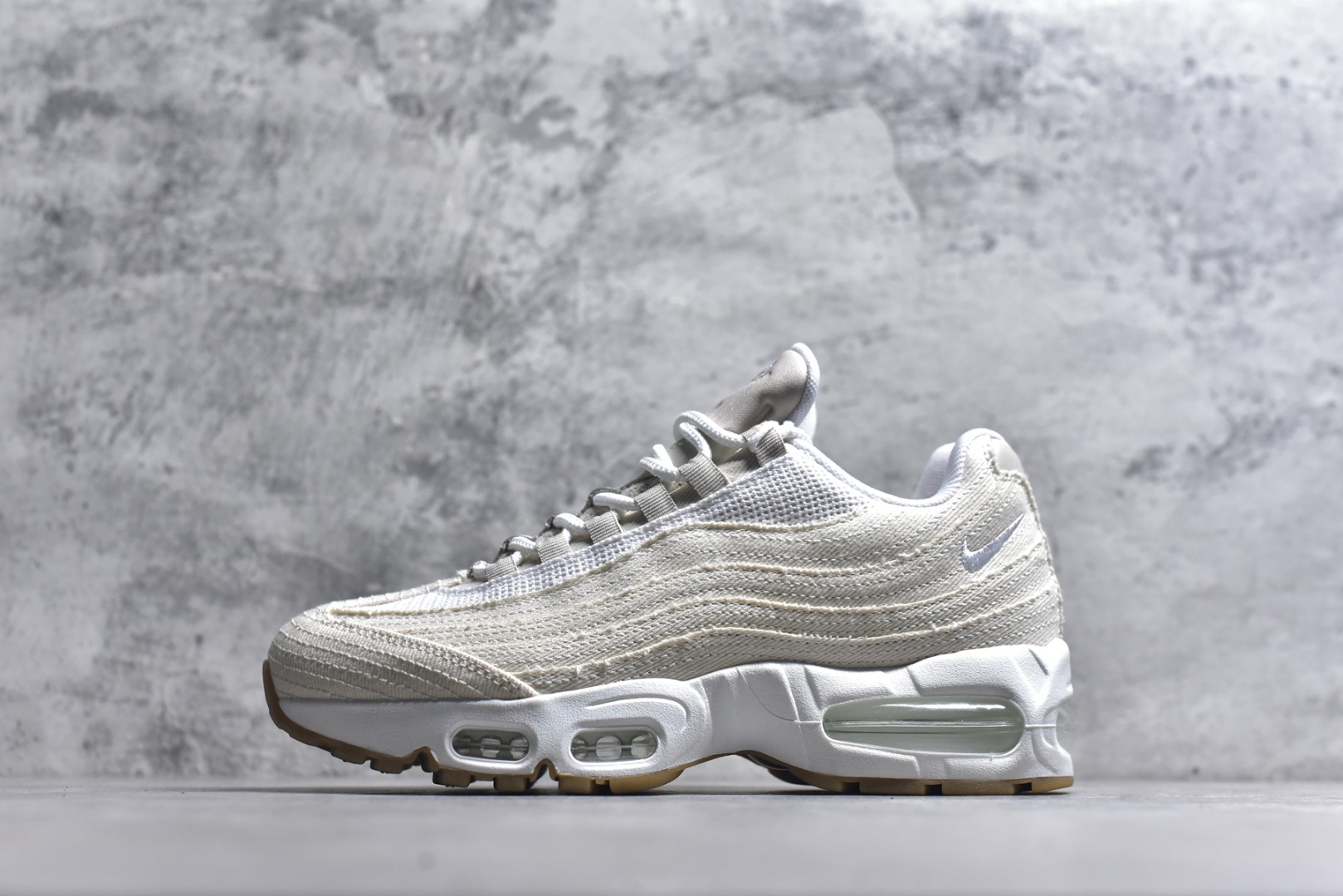 #Levi\'s x NK Air Max 95 “White and Ecru”舒适耐磨 低帮跑步鞋 男女同款 李维斯联名米色 HM4743-100 外贸顶级专供 区别先行版 全部配色原鞋原尺码开发生产 极致还原 全部原厂材料一比一打造 一眼ZP既视感 欢迎对比市场版本 尺码：40 40.5 41 42 42.5 43 44 44.5 45 46 46.5 47.5 48 48.5-选品中心
