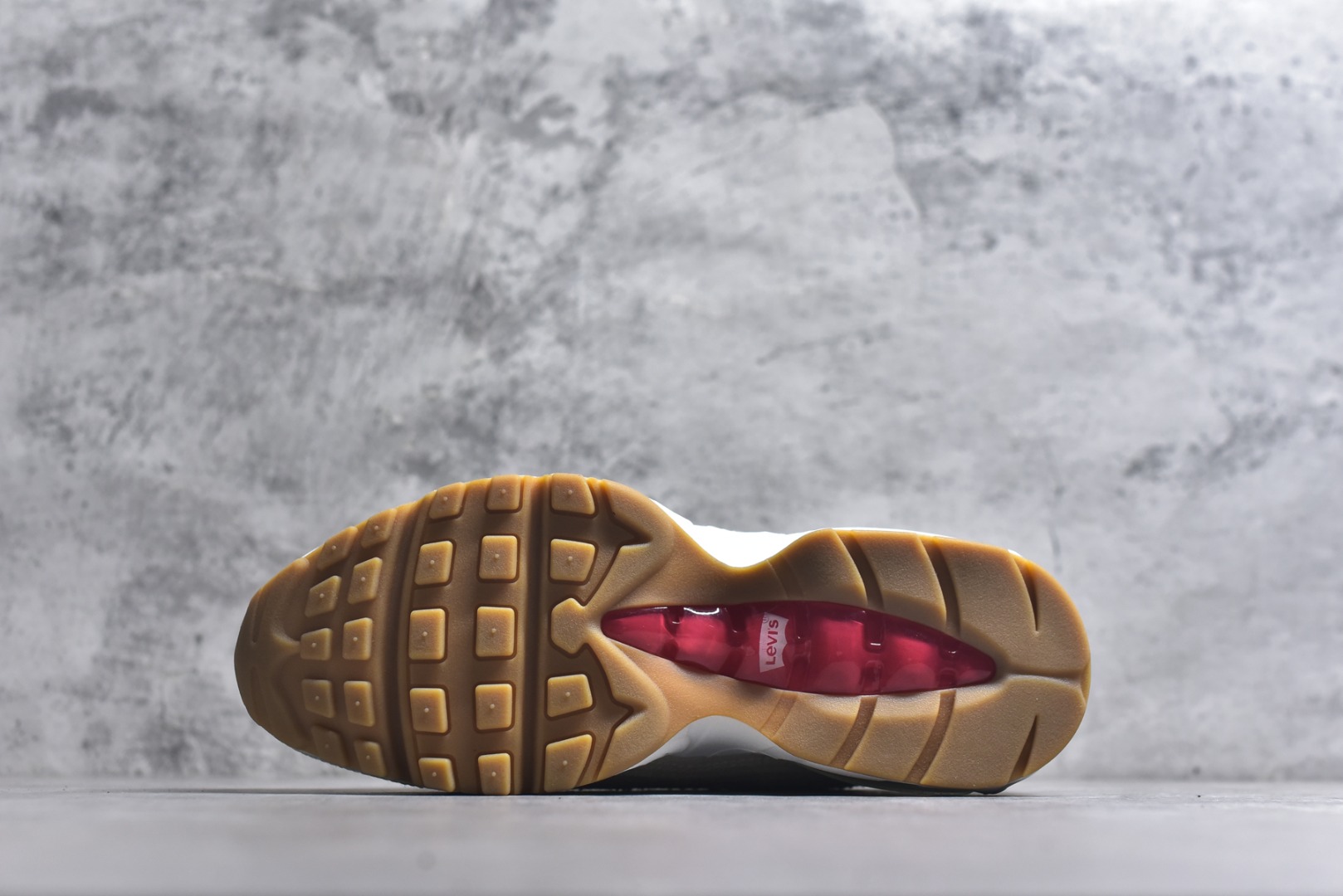 图片[6]-#Levi\’s x NK Air Max 95 “White and Ecru”舒适耐磨 低帮跑步鞋 男女同款 李维斯联名米色 HM4743-100 外贸顶级专供 区别先行版 全部配色原鞋原尺码开发生产 极致还原 全部原厂材料一比一打造 一眼ZP既视感 欢迎对比市场版本 尺码：40 40.5 41 42 42.5 43 44 44.5 45 46 46.5 47.5 48 48.5-选品中心