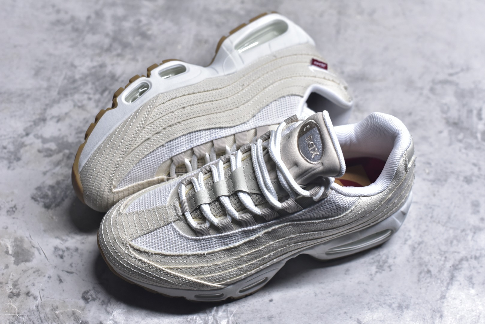 图片[7]-#Levi\’s x NK Air Max 95 “White and Ecru”舒适耐磨 低帮跑步鞋 男女同款 李维斯联名米色 HM4743-100 外贸顶级专供 区别先行版 全部配色原鞋原尺码开发生产 极致还原 全部原厂材料一比一打造 一眼ZP既视感 欢迎对比市场版本 尺码：40 40.5 41 42 42.5 43 44 44.5 45 46 46.5 47.5 48 48.5-选品中心