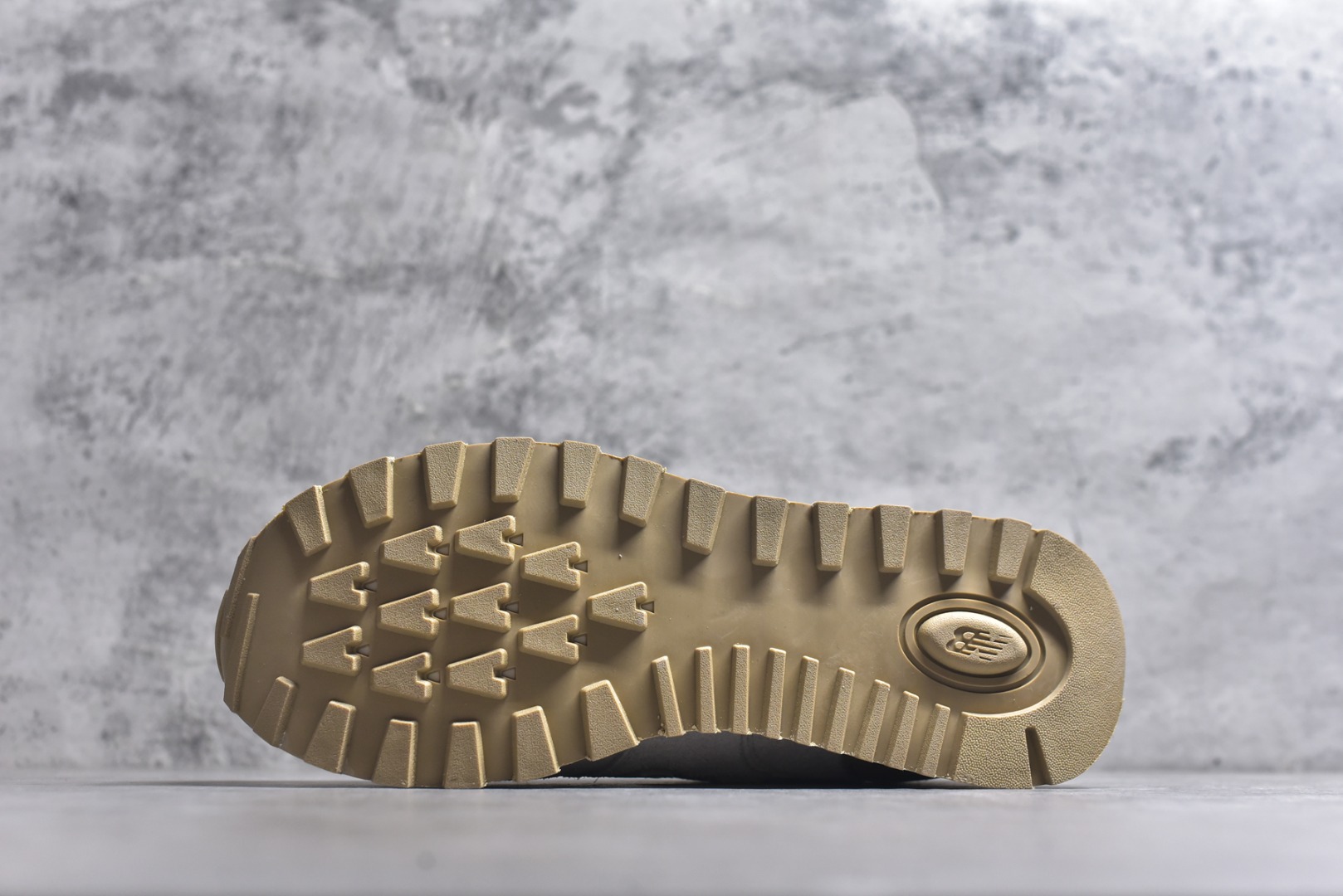 图片[6]-#New Balance NB 574米白色 复古运动跑步鞋 采用猪巴革组合网织物鞋面材质 全新4层组合独立私模大底 货号：U574LGRS 尺码：36 36.5 37.5 38 38.5 39 40 40.5 41.5 42 42.5 43 44 45-选品中心