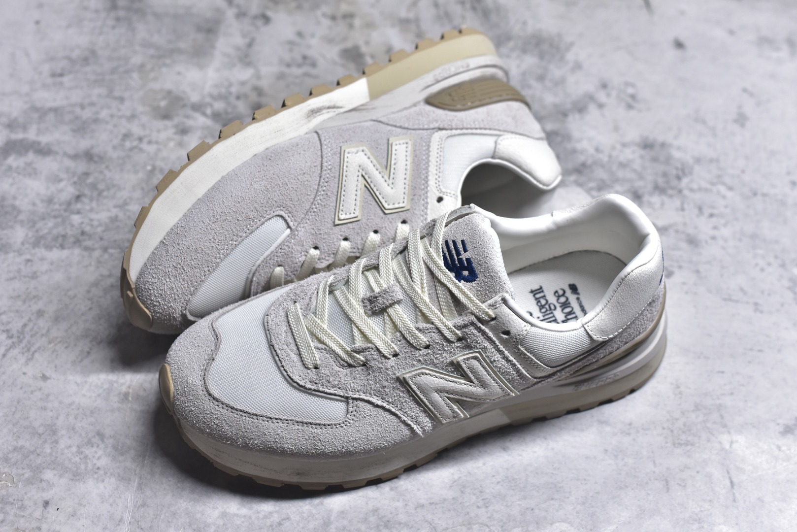 图片[7]-#New Balance NB 574米白色 复古运动跑步鞋 采用猪巴革组合网织物鞋面材质 全新4层组合独立私模大底 货号：U574LGRS 尺码：36 36.5 37.5 38 38.5 39 40 40.5 41.5 42 42.5 43 44 45-选品中心