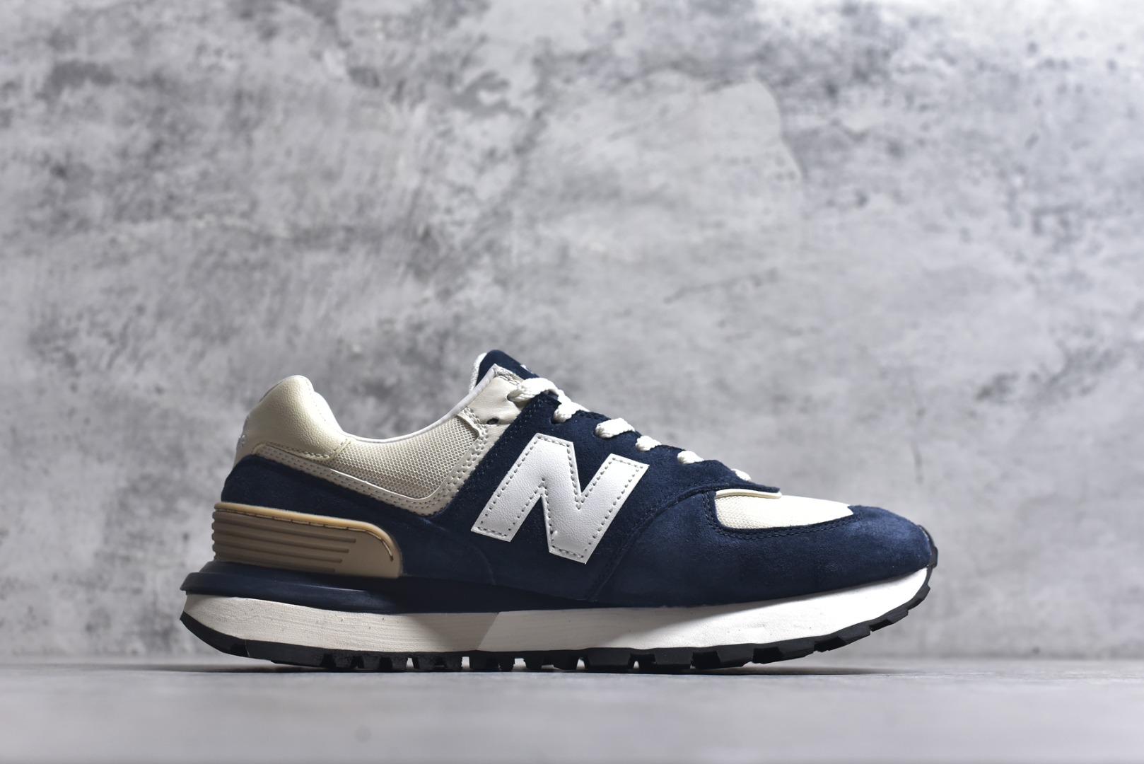 图片[3]-#New Balance NB 574蓝白色 复古运动跑步鞋 采用猪巴革组合网织物鞋面材质 全新4层组合独立私模大底 货号：U574LGRN 尺码：36 36.5 37.5 38 38.5 39 40 40.5 41.5 42 42.5 43 44 45-选品中心
