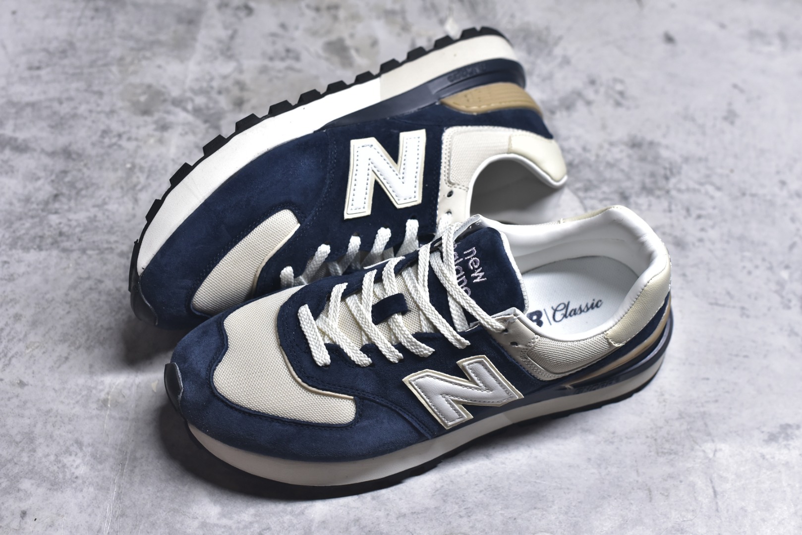 图片[7]-#New Balance NB 574蓝白色 复古运动跑步鞋 采用猪巴革组合网织物鞋面材质 全新4层组合独立私模大底 货号：U574LGRN 尺码：36 36.5 37.5 38 38.5 39 40 40.5 41.5 42 42.5 43 44 45-选品中心