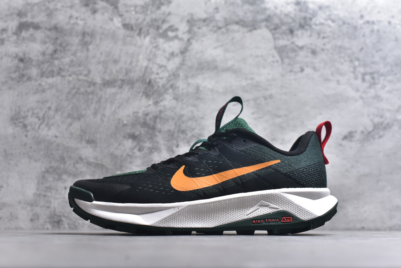 #NIKE REACTX Wildhorse 10 户外运动越野跑步鞋 兼顾迅疾外观和稳固脚感 后跟覆面和中足动态支撑巧妙融合 缔造稳定顺畅的迈步体验 货号：FV2338-005 尺码：36-45-选品中心