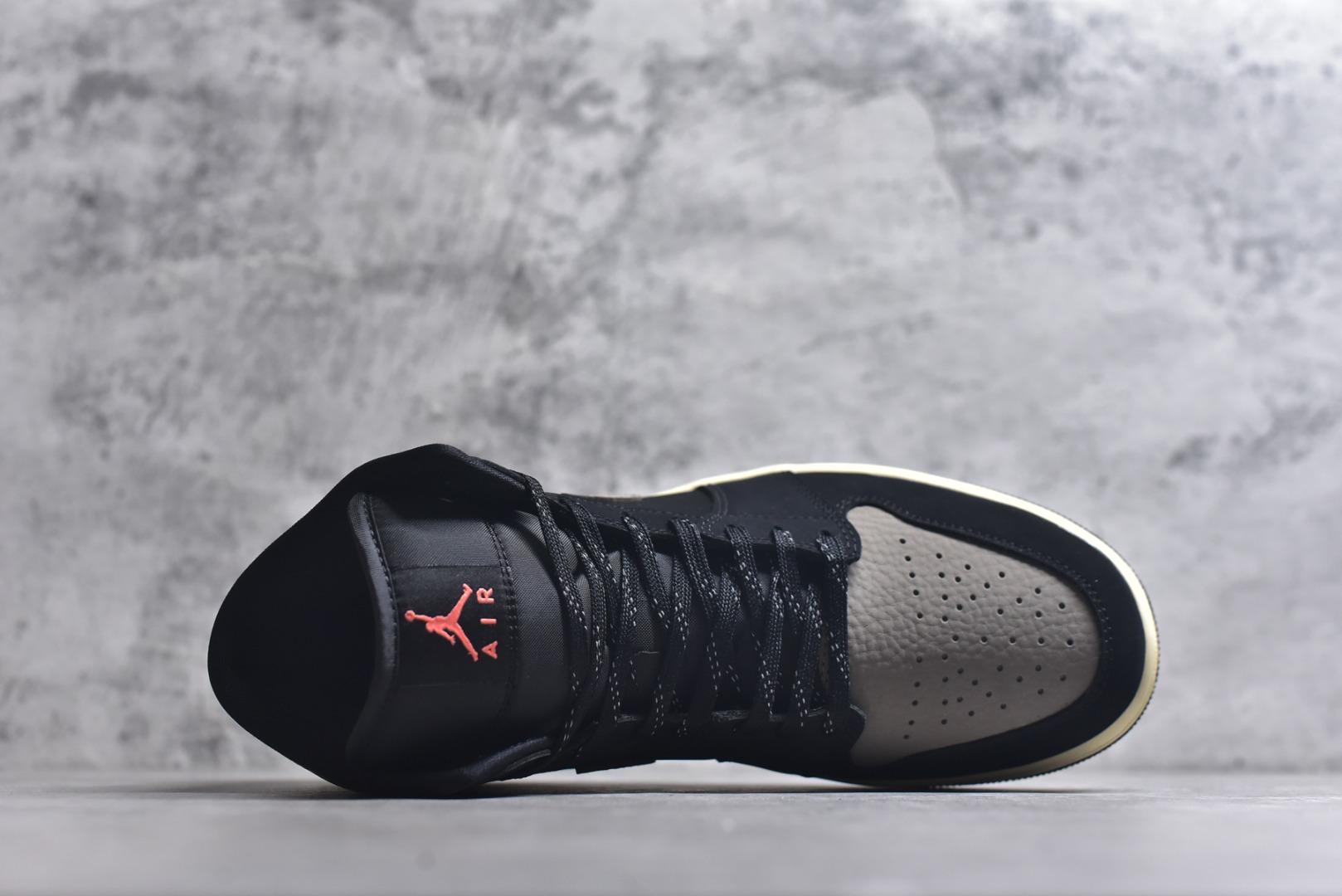 图片[4]-#Jordan Air Jordan 1 Mid SE 摩卡小倒钩配色 经典舒适 中帮 复古篮球鞋 男款 棕黑色 IB7110-002 男鞋 40 40.5 41 42 42.5 43 44 44.5 45 46-选品中心