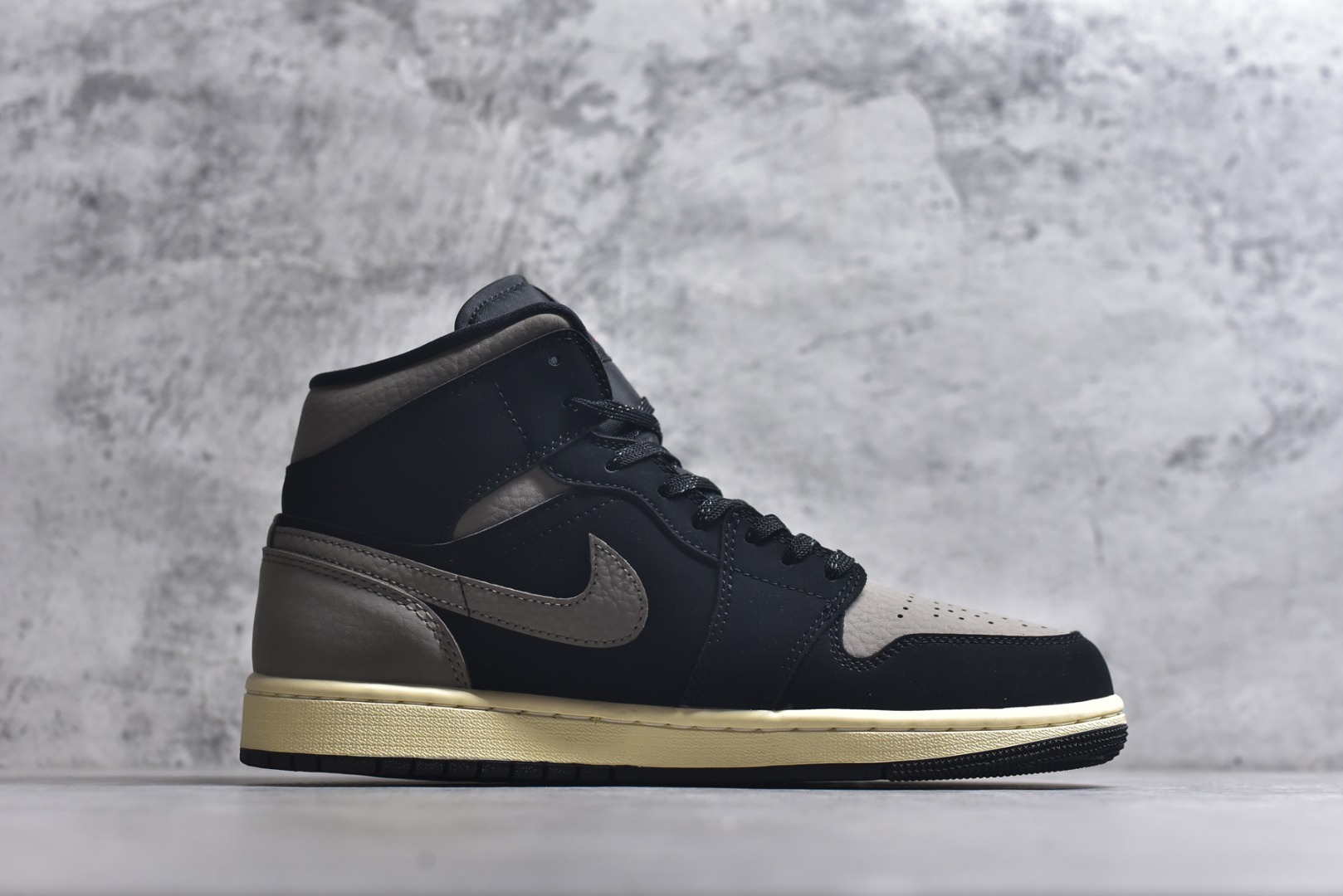 图片[3]-#Jordan Air Jordan 1 Mid SE 摩卡小倒钩配色 经典舒适 中帮 复古篮球鞋 男款 棕黑色 IB7110-002 男鞋 40 40.5 41 42 42.5 43 44 44.5 45 46-选品中心