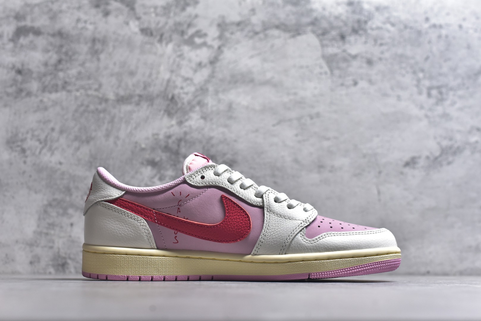 图片[3]-觅货权威实拍💯#AD58970 新货🚀#LJR 特供 Travis Scott x Air Jordan AJ1 Low OG SP 低帮倒钩系列 圈内最强 恪守真诚 承诺混一赔十 高端零售裸鞋圈特供批次 产品品控稳定性领先行业 细节不做介绍 公认最强 不用犹豫 尺码：36 36.5 37.5 38 38.5 39 40 40.5 41 42 42.5 43 44 44.5 45 45.5 46 47.5 48.5-选品中心