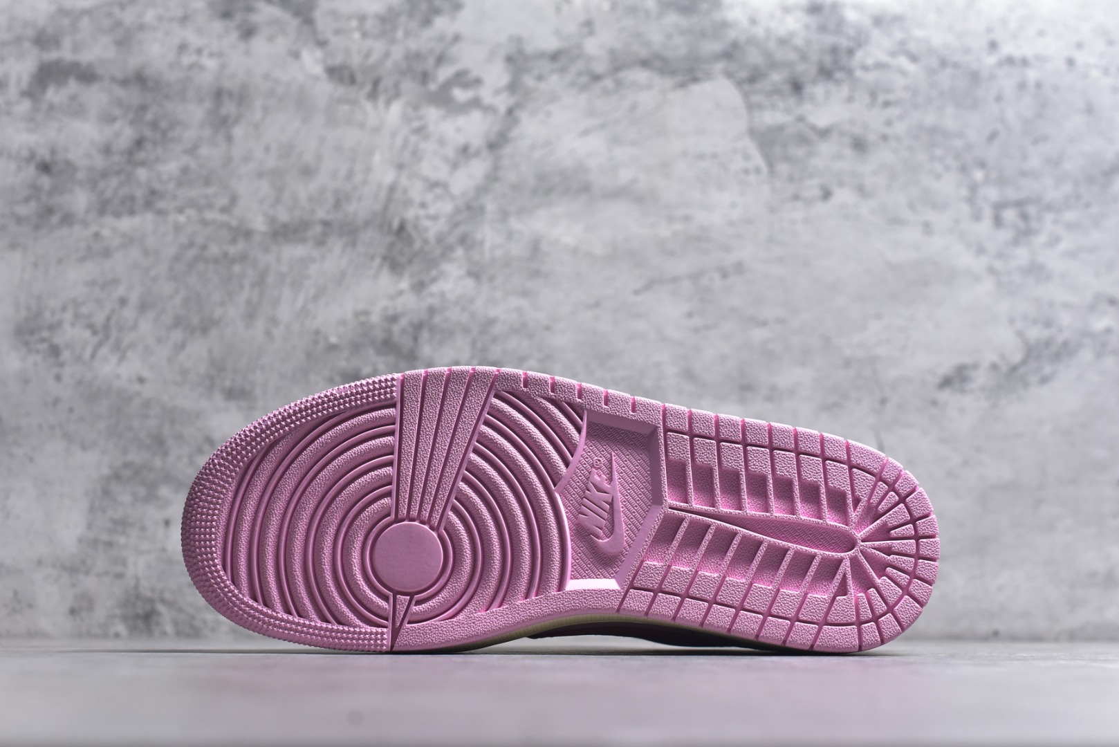 图片[6]-觅货权威实拍💯#AD58970 新货🚀#LJR 特供 Travis Scott x Air Jordan AJ1 Low OG SP 低帮倒钩系列 圈内最强 恪守真诚 承诺混一赔十 高端零售裸鞋圈特供批次 产品品控稳定性领先行业 细节不做介绍 公认最强 不用犹豫 尺码：36 36.5 37.5 38 38.5 39 40 40.5 41 42 42.5 43 44 44.5 45 45.5 46 47.5 48.5-选品中心