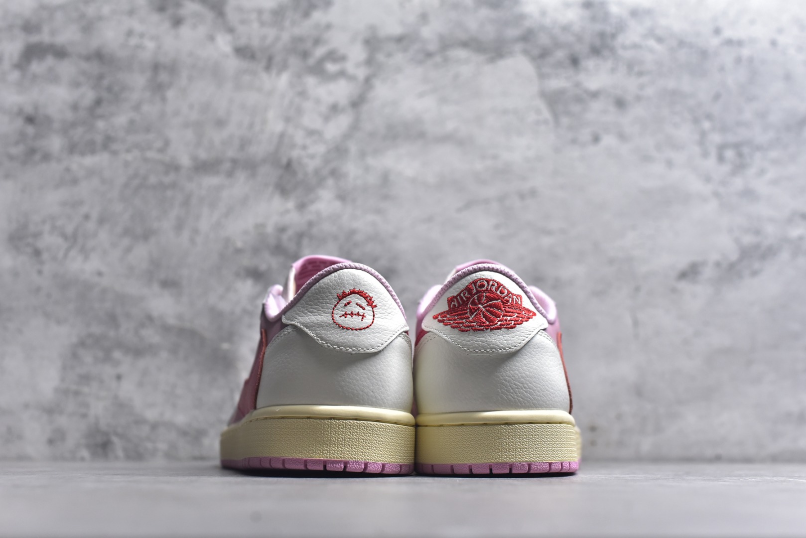 图片[5]-觅货权威实拍💯#AD58970 新货🚀#LJR 特供 Travis Scott x Air Jordan AJ1 Low OG SP 低帮倒钩系列 圈内最强 恪守真诚 承诺混一赔十 高端零售裸鞋圈特供批次 产品品控稳定性领先行业 细节不做介绍 公认最强 不用犹豫 尺码：36 36.5 37.5 38 38.5 39 40 40.5 41 42 42.5 43 44 44.5 45 45.5 46 47.5 48.5-选品中心