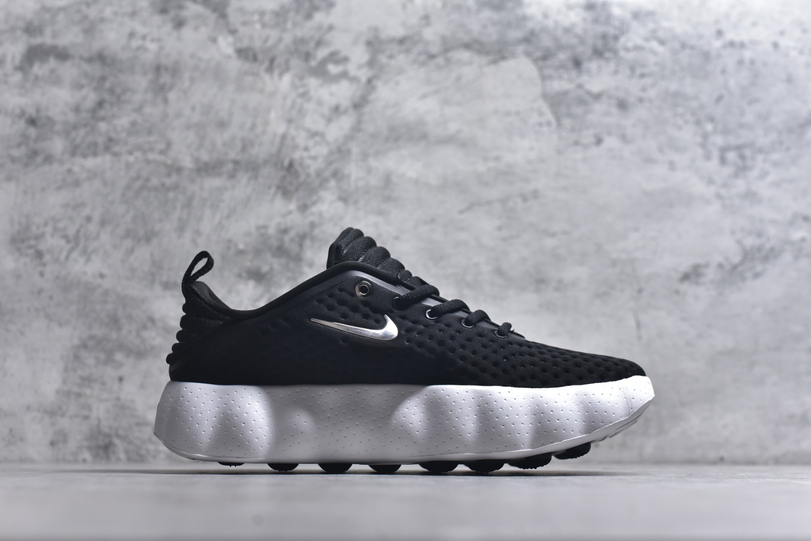 图片[3]-#NK Mind 002 黑科技足底按摩舒适贴合训练鞋 该系列首作 HQ4308-002 Mind 001 从神经科学中汲取灵感，打造出一款不仅外观独特，更能为穿着者带来别样感知体验的球鞋，此次新作将继续延续此核心方向。历时十年打磨的 Mind 系列，承载着 Nike 对未来鞋款的愿景呈现。系列中的每双鞋，外底均由 22 个独立泡沫结节构成，旨在模拟赤足般的体验。这些结节通过与足底感官感受器的相互作用，从而促进人体的自然步态。实拍调校N版已经零色差零失真 百分百还原实物色彩所见即所得 不存在货不对板色差等低级问题 选购参考实物拍摄 不混卖不参货 只用心做好货严格选品 承诺混一赔十 尺码：36 36.5 37.5 38 38.5 39 40 40.5 41 42 42.5 43 44 44.5 45-选品中心