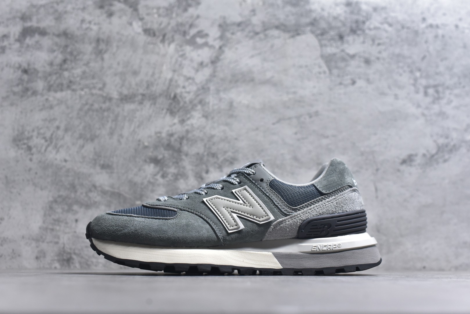 #New Balance NB 574 复古运动跑步鞋 采用猪巴革组合网织物鞋面材质 全新4层组合独立私模大底 货号：U574LGHX 尺码：36 36.5 37.5 38 38.5 39 40 40.5 41.5 42 42.5 43 44 45-选品中心