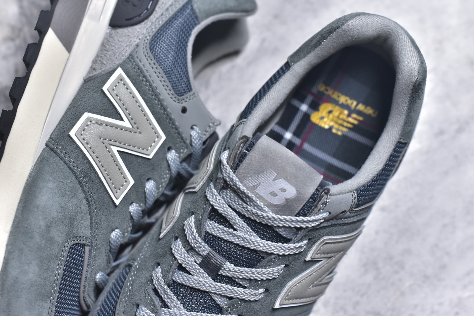 图片[9]-#New Balance NB 574 复古运动跑步鞋 采用猪巴革组合网织物鞋面材质 全新4层组合独立私模大底 货号：U574LGHX 尺码：36 36.5 37.5 38 38.5 39 40 40.5 41.5 42 42.5 43 44 45-选品中心