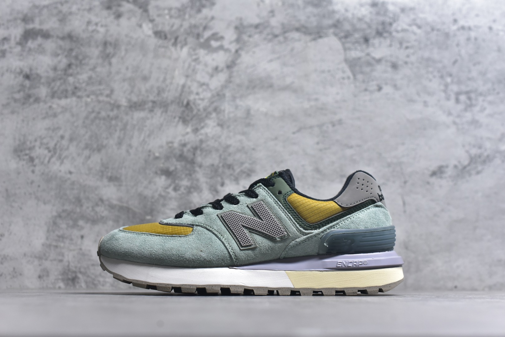 #New Balance NB 574 x 石头岛 复古运动跑步鞋 采用猪巴革组合网织物鞋面材质 全新4层组合独立私模大底 货号：U574LGTN 尺码：36 36.5 37.5 38 38.5 39 40 40.5 41.5 42 42.5 43 44 45-选品中心