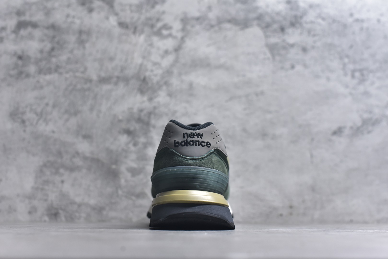 图片[5]-#New Balance NB 574 x 石头岛 复古运动跑步鞋 采用猪巴革组合网织物鞋面材质 全新4层组合独立私模大底 货号：U574LGIL 尺码：36 36.5 37.5 38 38.5 39 40 40.5 41.5 42 42.5 43 44 45-选品中心