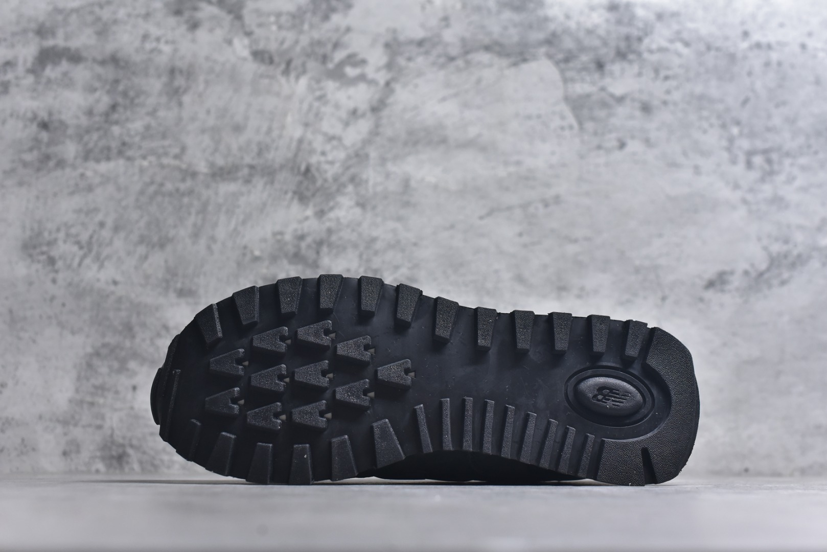 图片[6]-#New Balance NB 574 x 石头岛 复古运动跑步鞋 采用猪巴革组合网织物鞋面材质 全新4层组合独立私模大底 货号：U574LGIL 尺码：36 36.5 37.5 38 38.5 39 40 40.5 41.5 42 42.5 43 44 45-选品中心