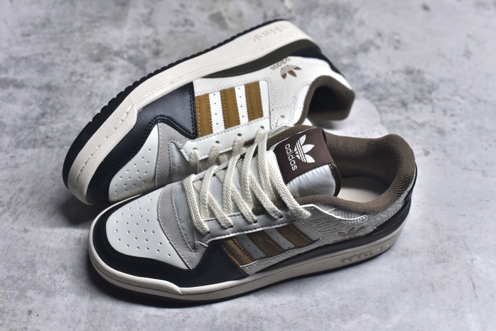 图片[7]-#AD Forum 84 Low OG 低帮百搭潮流休闲运动板鞋 JQ8734 以复古篮球鞋的外形为基础 采用皮革拼接 简约百搭 更加贴合舒适 中底内侧网格造型起到点睛之笔 外底橡胶 更显复古 尺码：35.5-45-选品中心