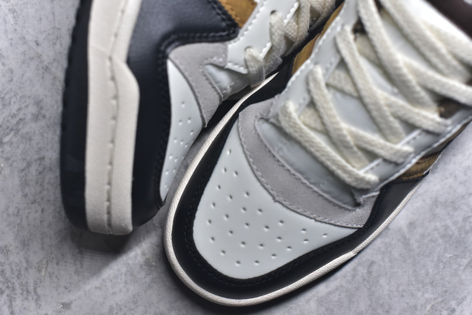 图片[8]-#AD Forum 84 Low OG 低帮百搭潮流休闲运动板鞋 JQ8734 以复古篮球鞋的外形为基础 采用皮革拼接 简约百搭 更加贴合舒适 中底内侧网格造型起到点睛之笔 外底橡胶 更显复古 尺码：35.5-45-选品中心