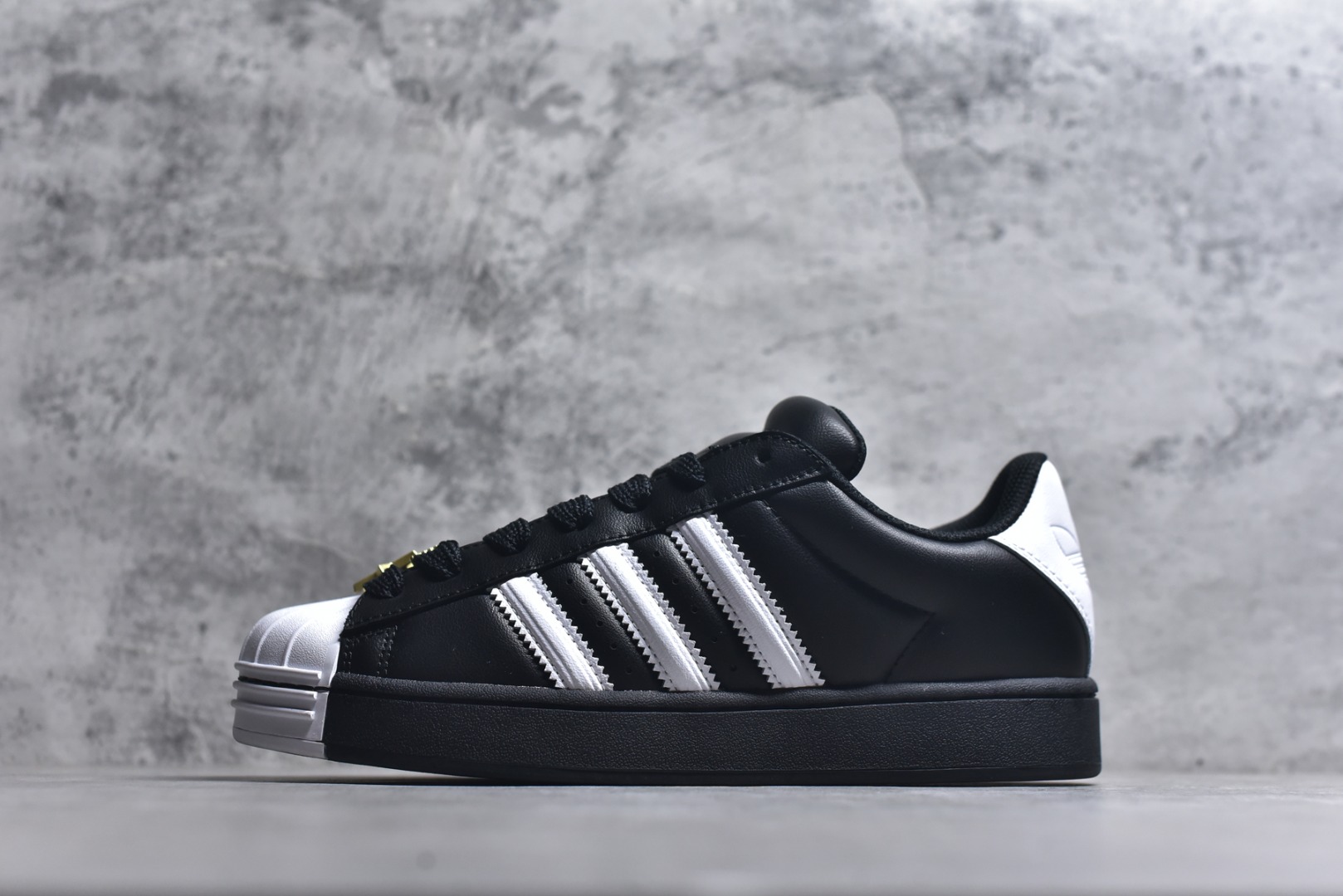 #贝壳头三代 黑色 JR7444 男女鞋 35.5 36 36.5 37 38 38.5 39 40 40.5 41 42 42.5 43 44 44.5 45-选品中心