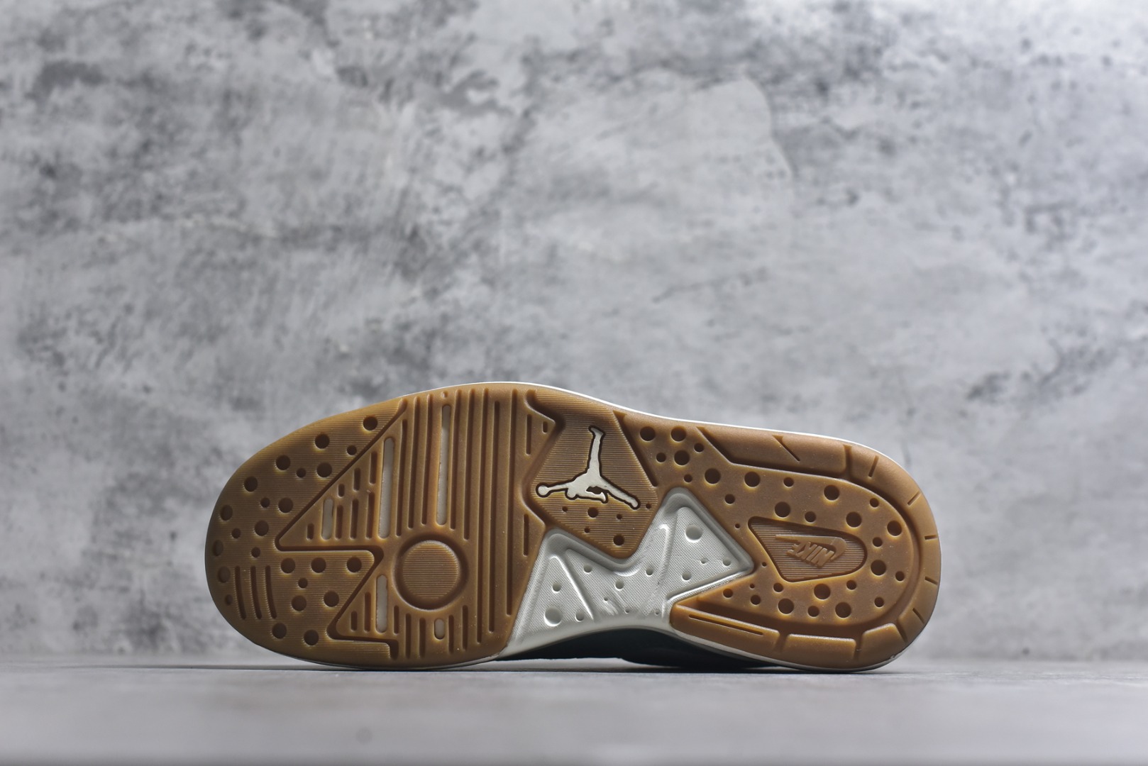 图片[6]-#NK Air JORDAN CMFTERA 复古单品 模具数据档案开发制造 纯粹还原公司版型鞋型 公司正确鞋面纹路 中底Formula 23缓震系统原厂鞋舌厚度海绵 原厂高频侧边字体模油墨印刷 原厂高弹材质鞋垫 回弹性跟公司一致 原中底布缝合走线以及注脚孔和钢印 货号：HJ6778 002 尺码：36 36.5 37.5 38 38.5 39 40 40.5 41 42 42.5 43 44 44.5 45 46-选品中心