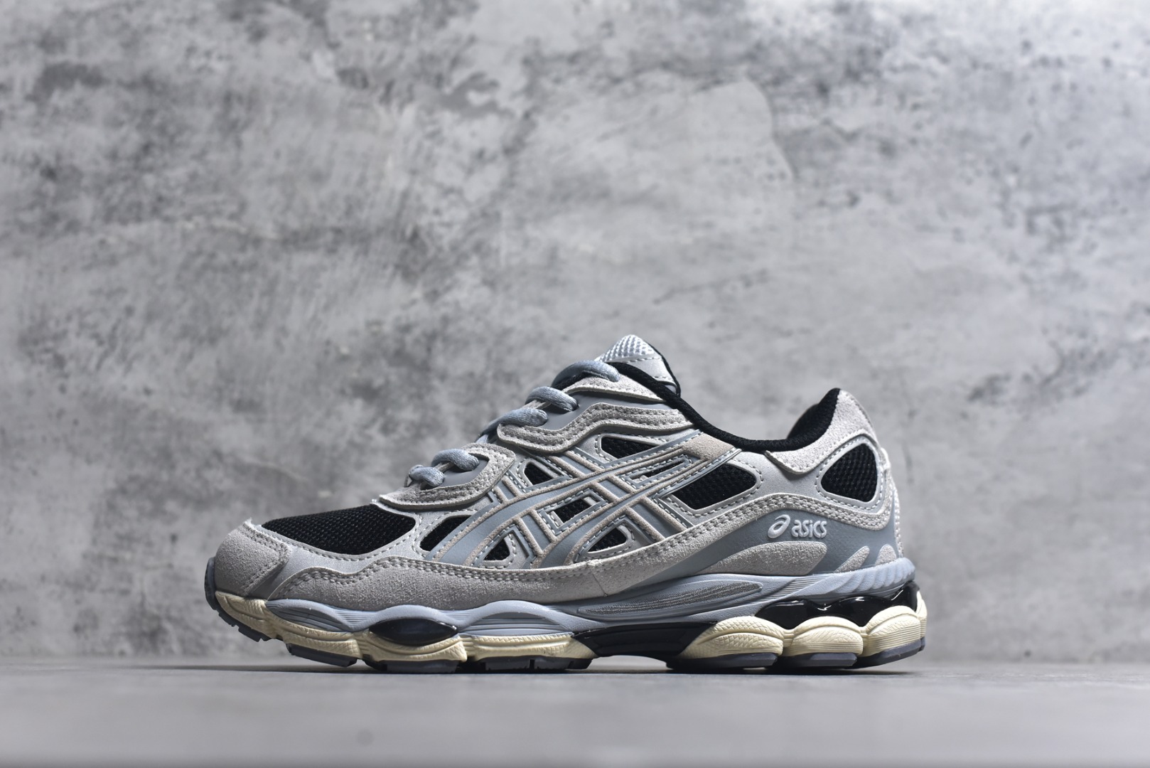 #ASICS GEL-NYC “Black/Piedmont Grey” 灰黑色 货号：1203A383-004 尺码：36 36.5 37 38.5 39 40 40.5 41 42 42.5 43 44 44.5 45 46 46.5 47-选品中心