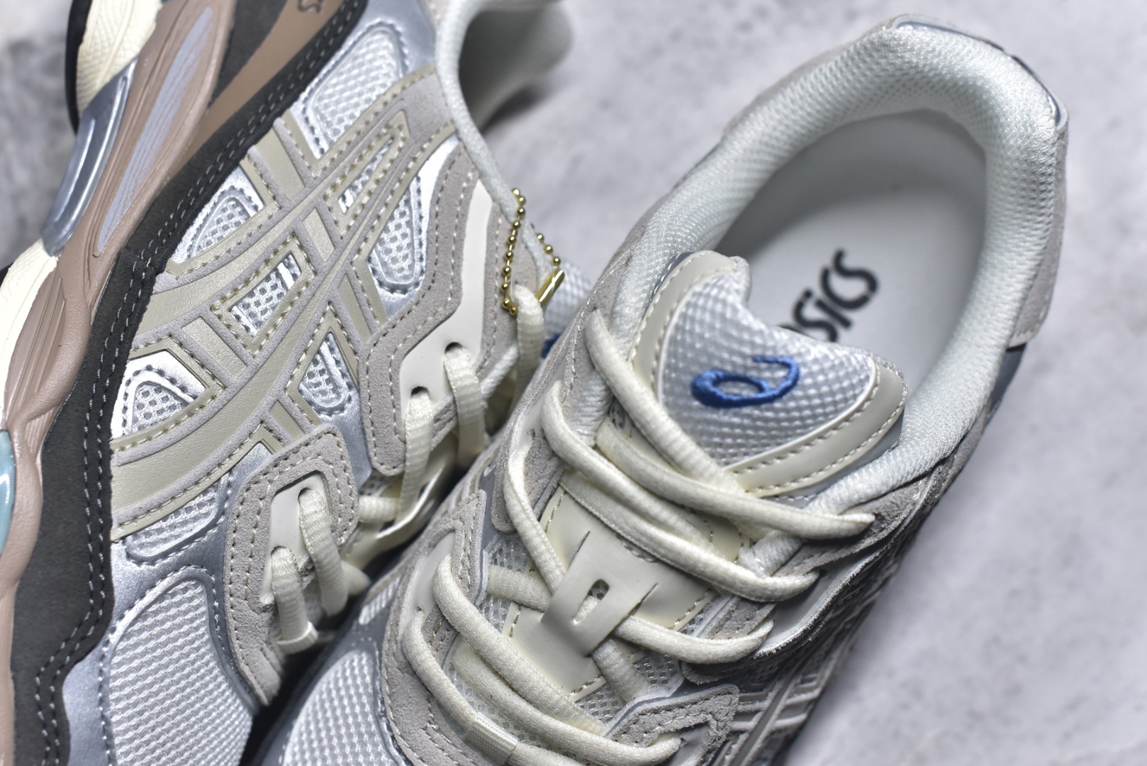 图片[9]-#亚瑟士 Asics GEL-NYC系列 舒适百搭 低帮 休闲跑步鞋 透气网 全新AHAR 橡胶材质 组合果冻底 款号：1203A383-103 尺码：36 37 38 39 40 41.5 42 43.5 44 45 46-选品中心