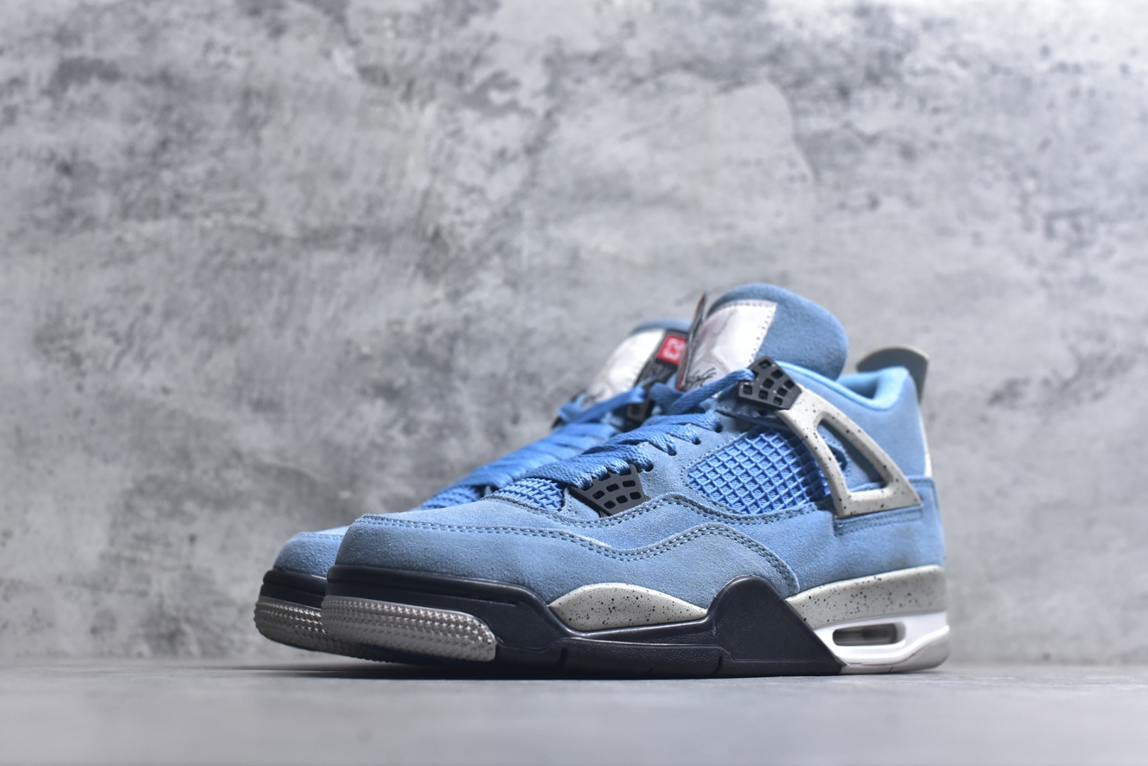 图片[2]-#Air Jordan AJ4 Retro 大学蓝 中帮篮球鞋 原楦原纸板同源开发 完美呈现乔4的版型 内侧正确双色网格 还原细节 正确气垫颜色 正确网格工艺 正确拉帮工艺 全鞋原装材料制作 原档案原模具打造 货号：CT8527-400 尺码：36-48-选品中心