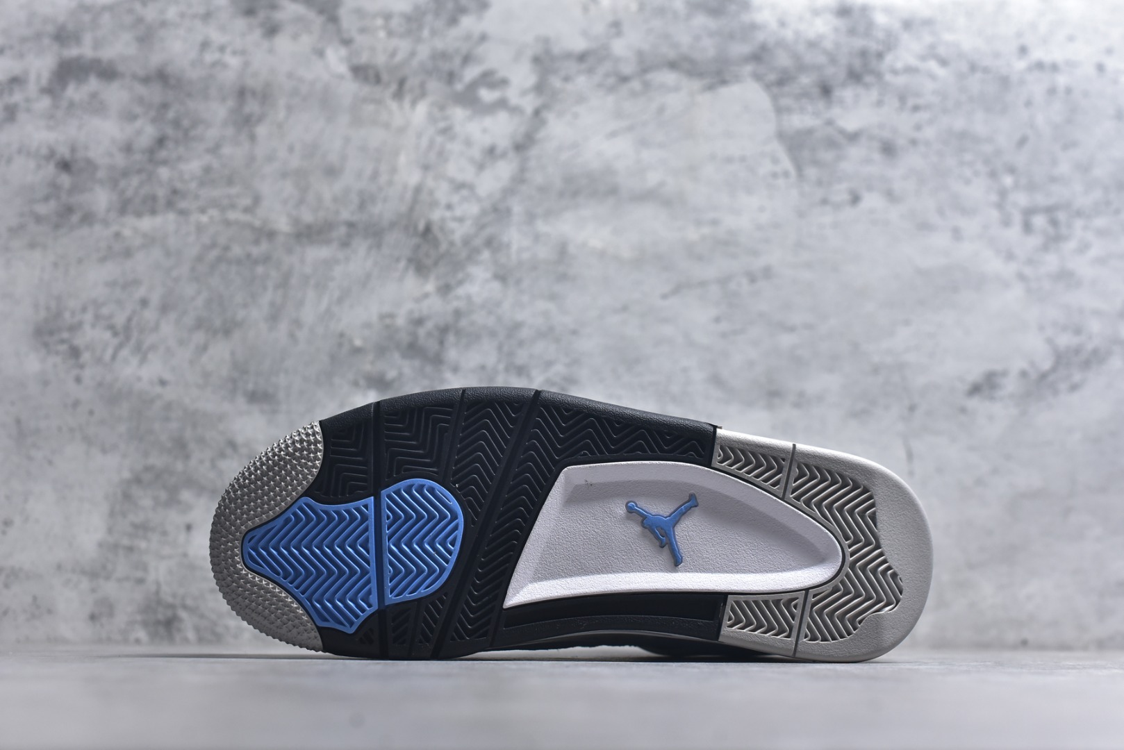 图片[6]-#Air Jordan AJ4 Retro 大学蓝 中帮篮球鞋 原楦原纸板同源开发 完美呈现乔4的版型 内侧正确双色网格 还原细节 正确气垫颜色 正确网格工艺 正确拉帮工艺 全鞋原装材料制作 原档案原模具打造 货号：CT8527-400 尺码：36-48-选品中心