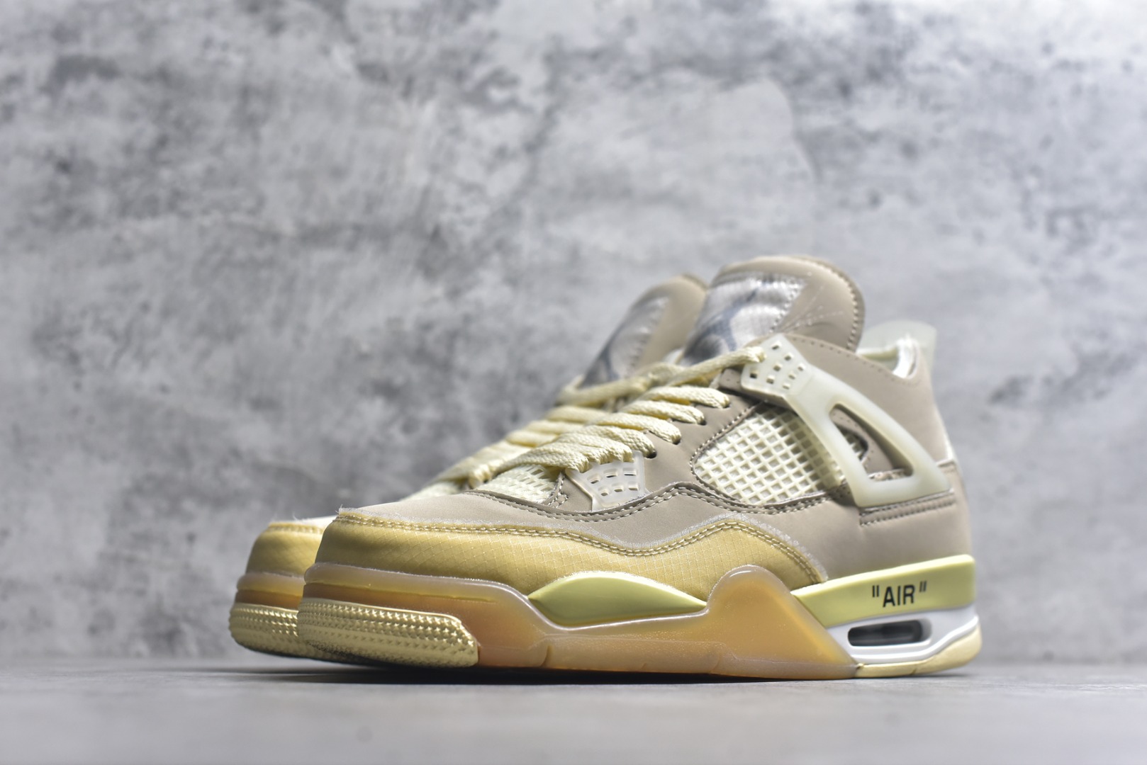 图片[2]-#Off-White™ x Air Jordan AJ4 Retro\”Cream/Sail\” OW联名白帆 CV9388-100 市售最强白帆 高端零售指定版本 采用原厂韩国进口网纱 全鞋电脑定位针车 原档案精准数据分码段标语 独家原装大底注意带氧化效果 \”双面Air OW\”字样精准对位 正确中底钢印 原厂特供皮料加持 确保原汁原味 完美呈现四代版型 一比一鞋头弧度高度鞋身弧度 数据细节工艺流程均保持原鞋一致 原厂TPU网格鞋带扣 正确内里网布 菱角分明不变形无多余毛边 柔软性质感一致于原鞋 原厂织唛标 原厂飞人电绣工艺 尾指中部跳三针 独家绑鞋带手法 印刷中底布 四线拉帮 米色美纹纸贴合固定 进口港宝加持 后跟自然饱满 全鞋荧光划线卡点 追求极致完美 每一双都是工艺品 多重QC质检 超越公司货的品控标准 实实在在的免检产品 尺码：36-48-选品中心