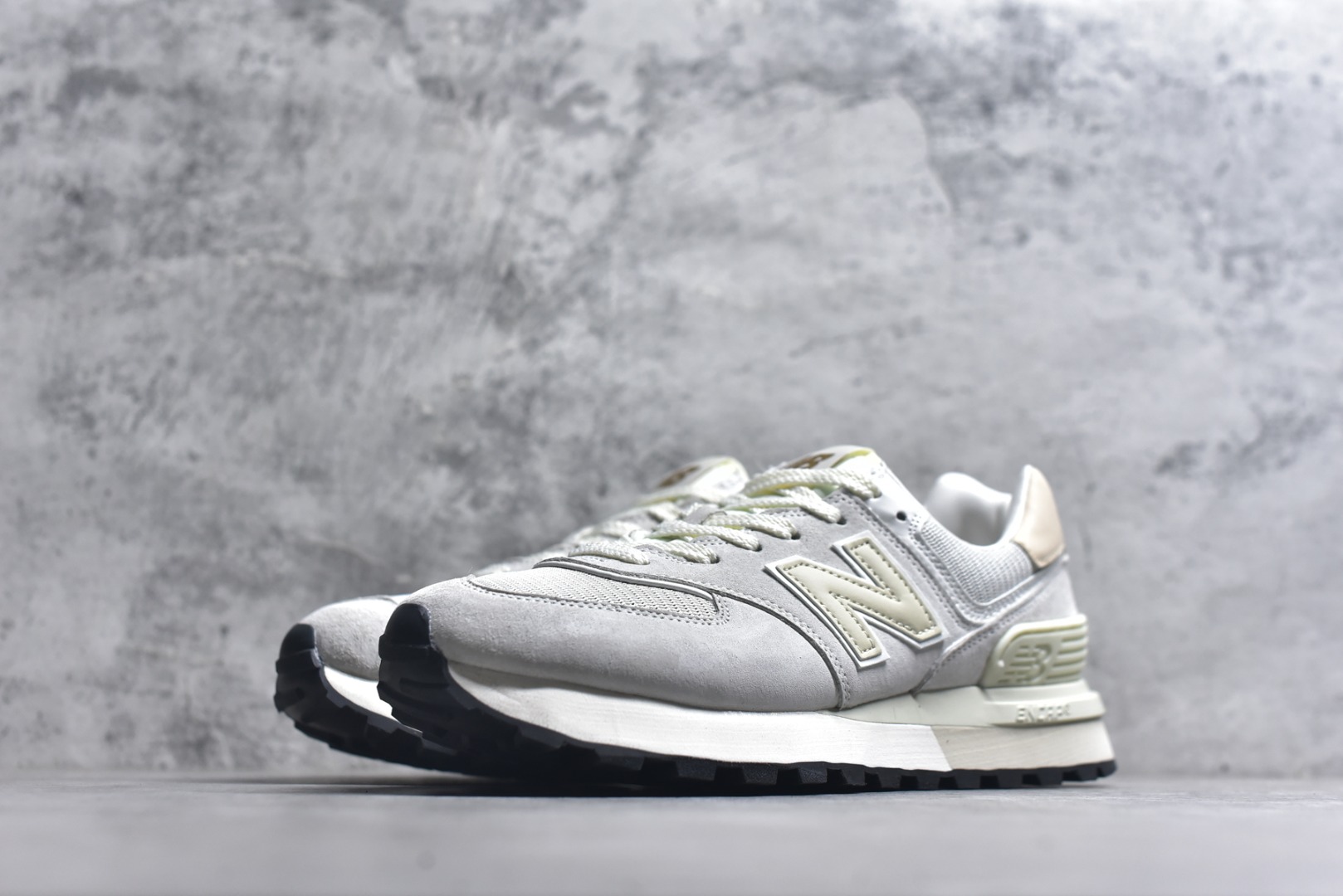 图片[2]-#New Balance NB574 低帮复古休闲慢跑鞋 毛边牛仔面料 ENCAP缓震中底 原盒原标 天猫京东平台专供 早期外围实体充正案例无数，外贸客户指定订单 前后掌分段组合大底 内置科技软底 缓震效果极佳 货号：U574LGE1 尺码：36-45-选品中心