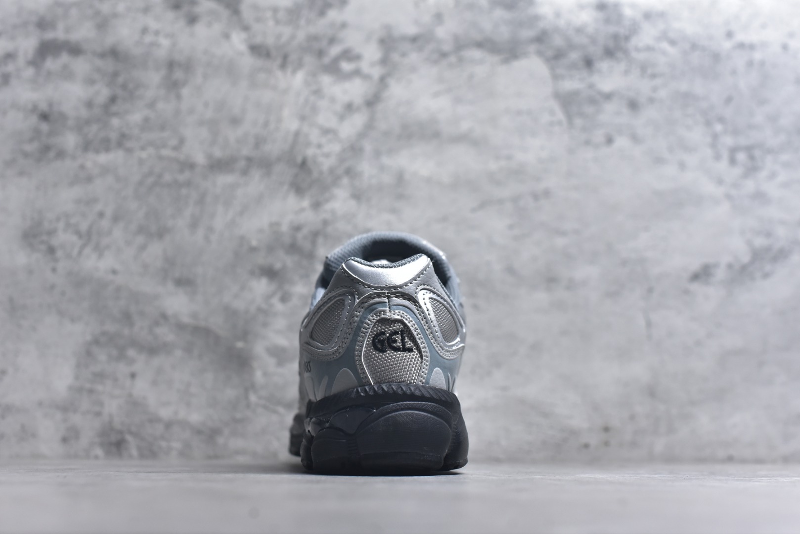 图片[5]-#Asics Gel-NYC 亚瑟士防滑耐磨休闲运动跑鞋 采用双层提花网面设计 提高包裹性和透气性 后跟搭载稳定系统科技T-GEL提升整体支撑力和结构感 减少对身体带来的冲击负荷 创新中底至轻回弹 货号：1203A280-020 尺码：36-47-选品中心