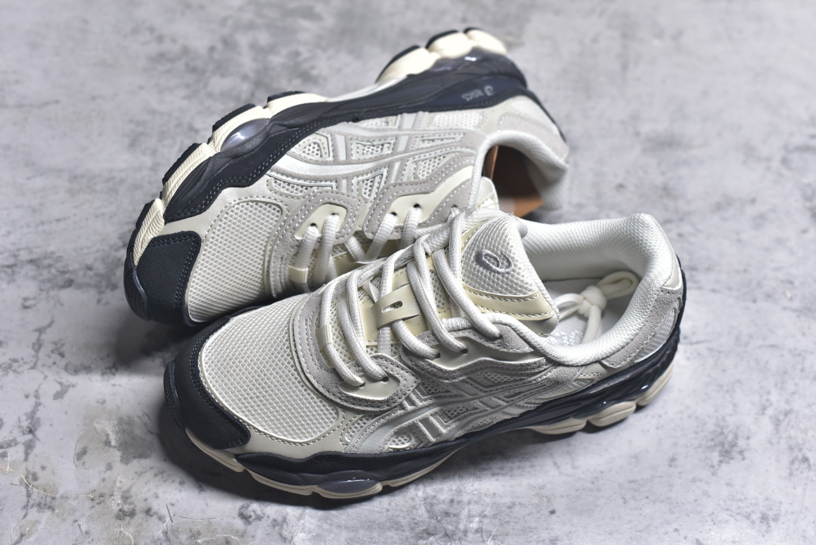 图片[7]-#Asics Gel-NYC 亚瑟士防滑耐磨休闲运动跑鞋 采用双层提花网面设计 提高包裹性和透气性 后跟搭载稳定系统科技T-GEL提升整体支撑力和结构感 减少对身体带来的冲击负荷 创新中底至轻回弹 货号：1203A383-111 尺码：36-47-选品中心