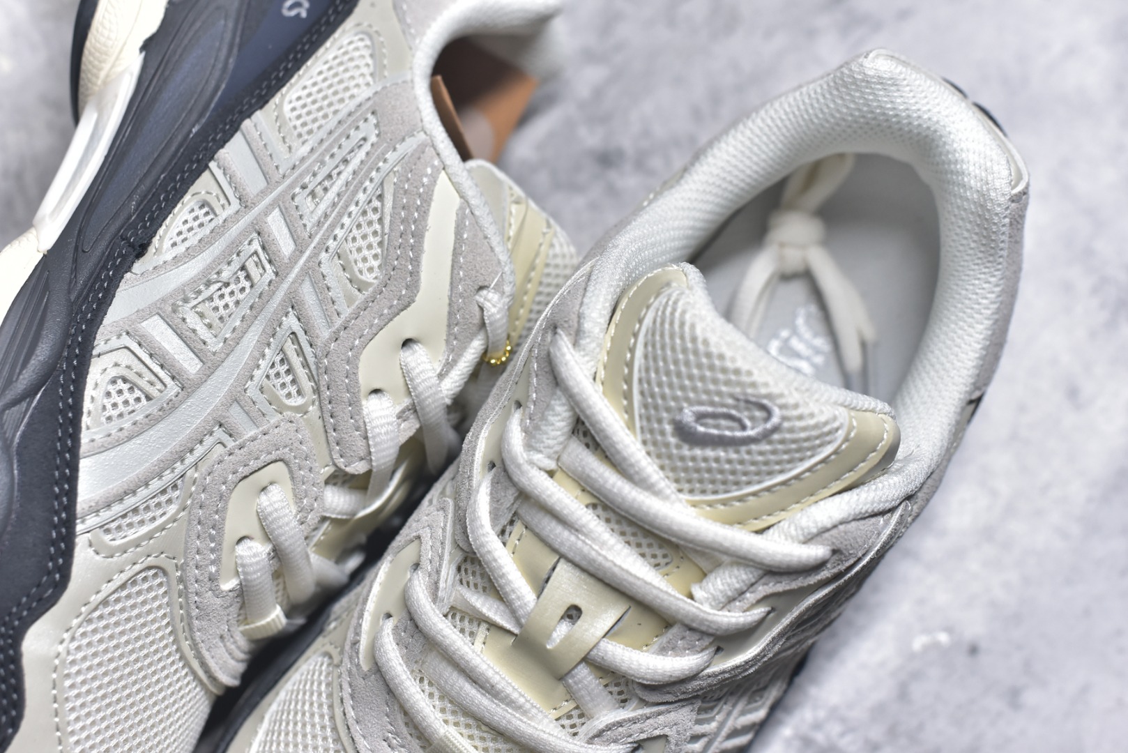 图片[9]-#Asics Gel-NYC 亚瑟士防滑耐磨休闲运动跑鞋 采用双层提花网面设计 提高包裹性和透气性 后跟搭载稳定系统科技T-GEL提升整体支撑力和结构感 减少对身体带来的冲击负荷 创新中底至轻回弹 货号：1203A383-111 尺码：36-47-选品中心