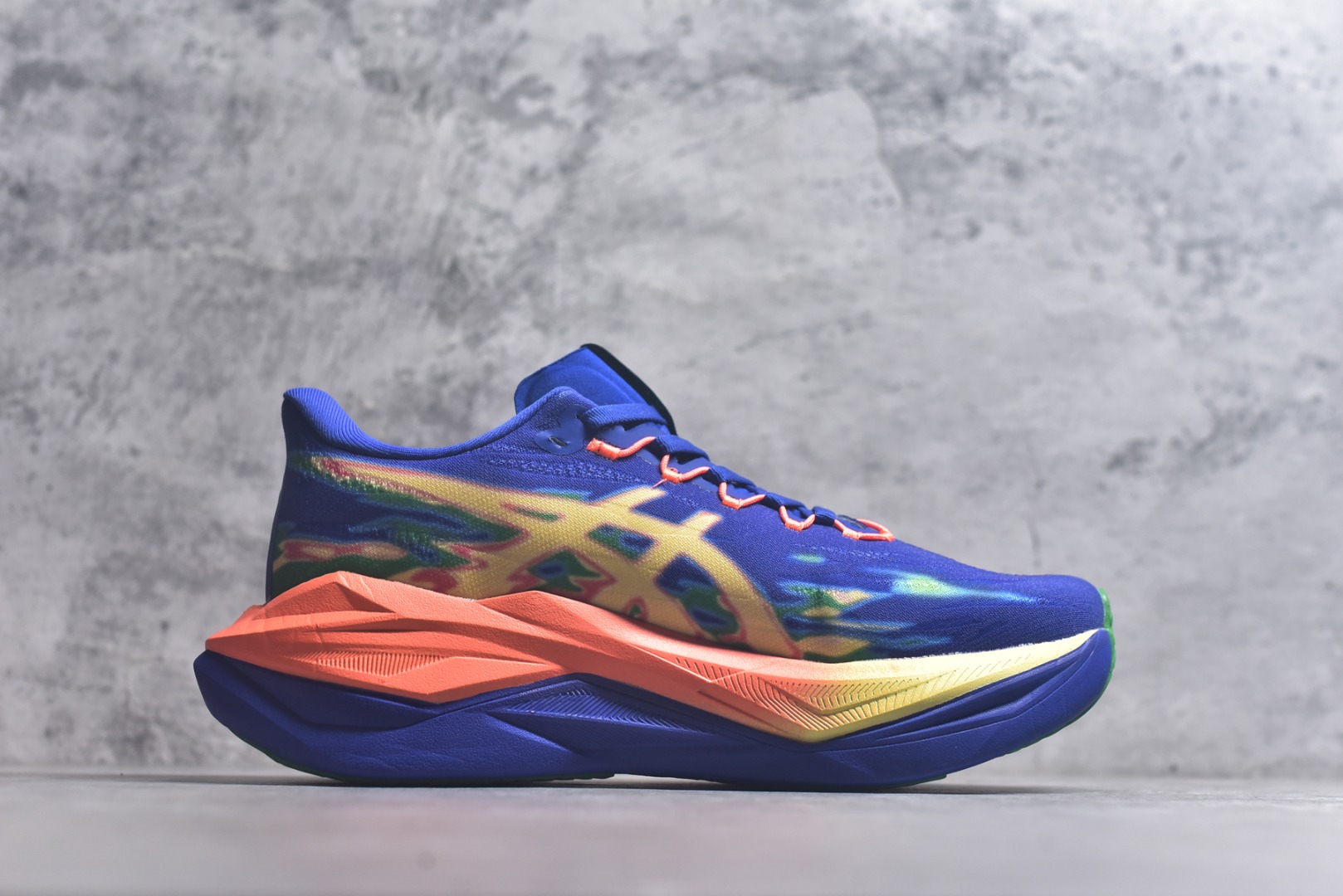 图片[3]-#Asics SuperBlast 3 轻量回弹舒适透气支撑跑步鞋 亚瑟士Superblast 3是一双无碳板全能超级训练鞋，核心升级为竞速级FF Leap中底，更软弹、更轻，能量回馈显著提升，适合轻松跑、长距离与快节奏训练。轻量工程网眼，按区域调整织法与孔径，兼顾透气与贴合。上层为竞速级FF Leap A-TPU超临界发泡材料，下层约10mmFF Blast Plus提供支撑与耐久。前掌ASICSGRIP抓地，后跟/外侧RF AHAR Lo耐磨。 货号：1013A180-001 尺码：36 37 37.5 38 39 39.5 40 40.5 41.5 42 42.5 43.5 44 44.5 45-选品中心