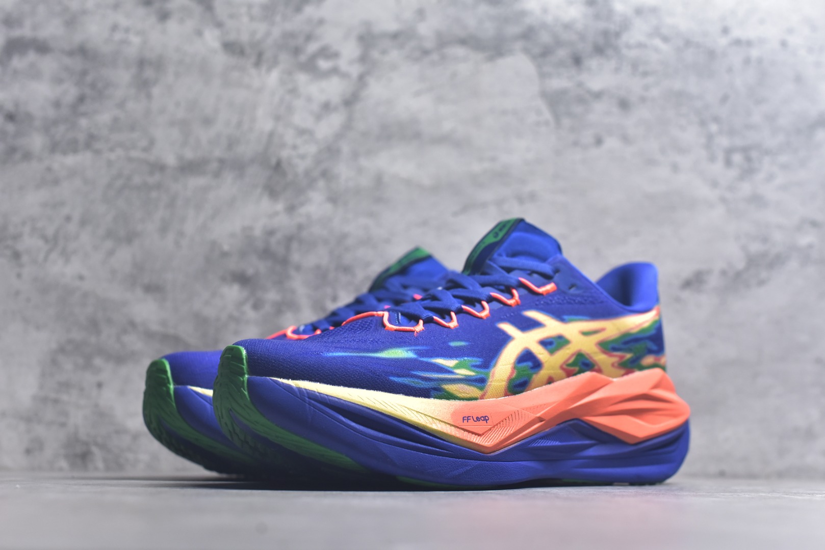 图片[2]-#Asics SuperBlast 3 轻量回弹舒适透气支撑跑步鞋 亚瑟士Superblast 3是一双无碳板全能超级训练鞋，核心升级为竞速级FF Leap中底，更软弹、更轻，能量回馈显著提升，适合轻松跑、长距离与快节奏训练。轻量工程网眼，按区域调整织法与孔径，兼顾透气与贴合。上层为竞速级FF Leap A-TPU超临界发泡材料，下层约10mmFF Blast Plus提供支撑与耐久。前掌ASICSGRIP抓地，后跟/外侧RF AHAR Lo耐磨。 货号：1013A180-001 尺码：36 37 37.5 38 39 39.5 40 40.5 41.5 42 42.5 43.5 44 44.5 45-选品中心