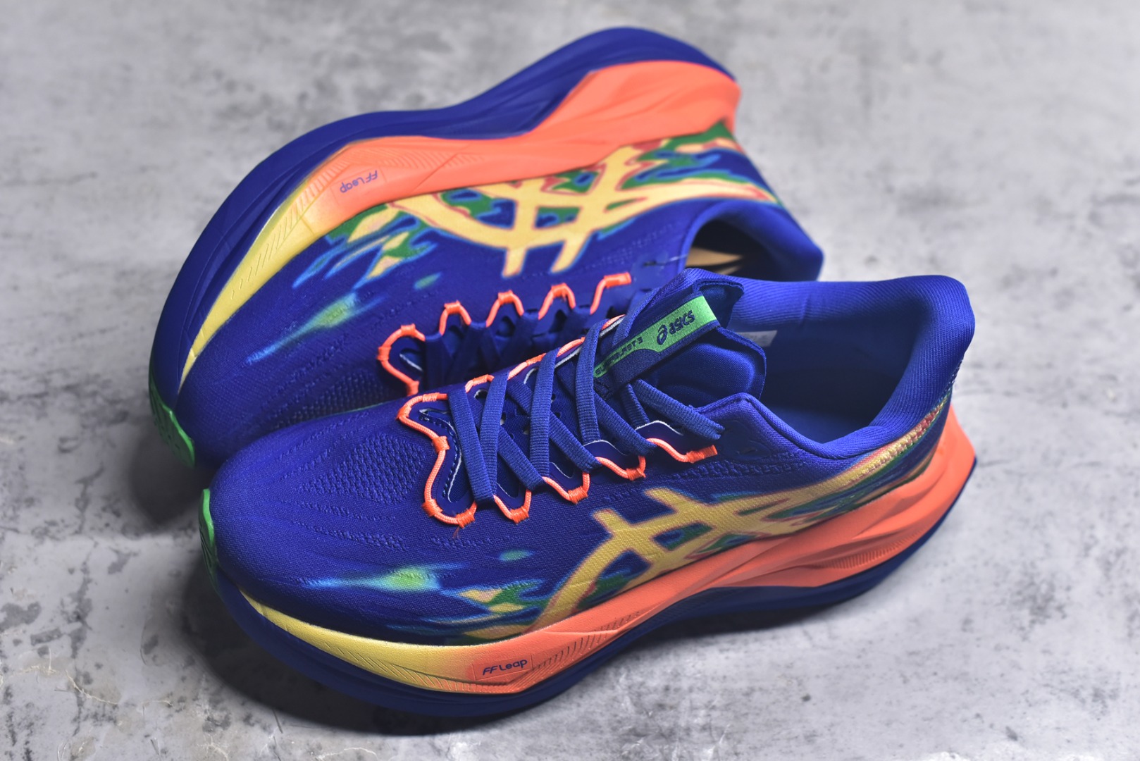 图片[7]-#Asics SuperBlast 3 轻量回弹舒适透气支撑跑步鞋 亚瑟士Superblast 3是一双无碳板全能超级训练鞋，核心升级为竞速级FF Leap中底，更软弹、更轻，能量回馈显著提升，适合轻松跑、长距离与快节奏训练。轻量工程网眼，按区域调整织法与孔径，兼顾透气与贴合。上层为竞速级FF Leap A-TPU超临界发泡材料，下层约10mmFF Blast Plus提供支撑与耐久。前掌ASICSGRIP抓地，后跟/外侧RF AHAR Lo耐磨。 货号：1013A180-001 尺码：36 37 37.5 38 39 39.5 40 40.5 41.5 42 42.5 43.5 44 44.5 45-选品中心