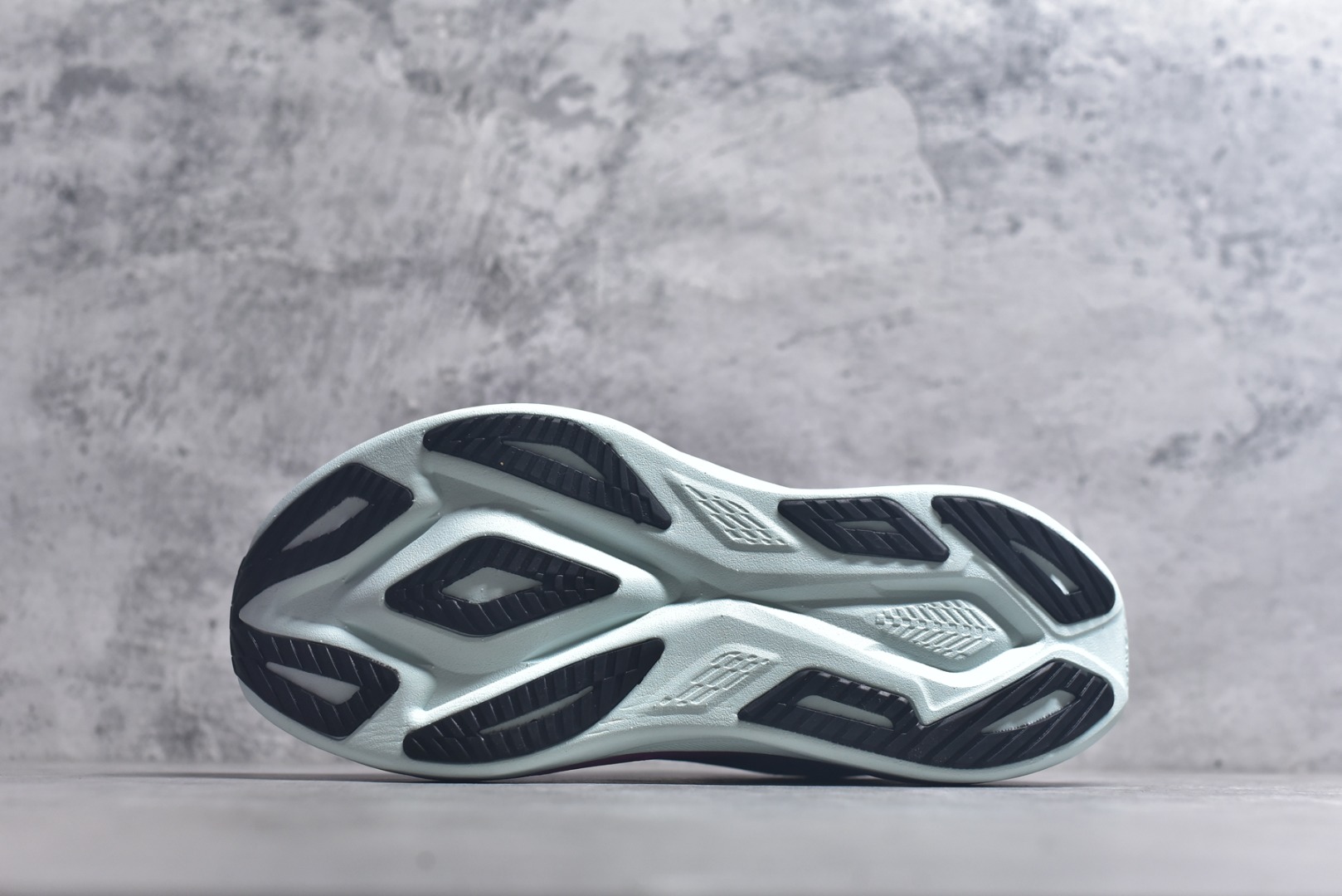 图片[6]-#Asics SuperBlast 3 轻量回弹舒适透气支撑跑步鞋 亚瑟士Superblast 3是一双无碳板全能超级训练鞋，核心升级为竞速级FF Leap中底，更软弹、更轻，能量回馈显著提升，适合轻松跑、长距离与快节奏训练。轻量工程网眼，按区域调整织法与孔径，兼顾透气与贴合。上层为竞速级FF Leap A-TPU超临界发泡材料，下层约10mmFF Blast Plus提供支撑与耐久。前掌ASICSGRIP抓地，后跟/外侧RF AHAR Lo耐磨。 货号：103A186-209 尺码：36 37 37.5 38 39 39.5 40 40.5 41.5 42 42.5 43.5 44 44.5 45-选品中心