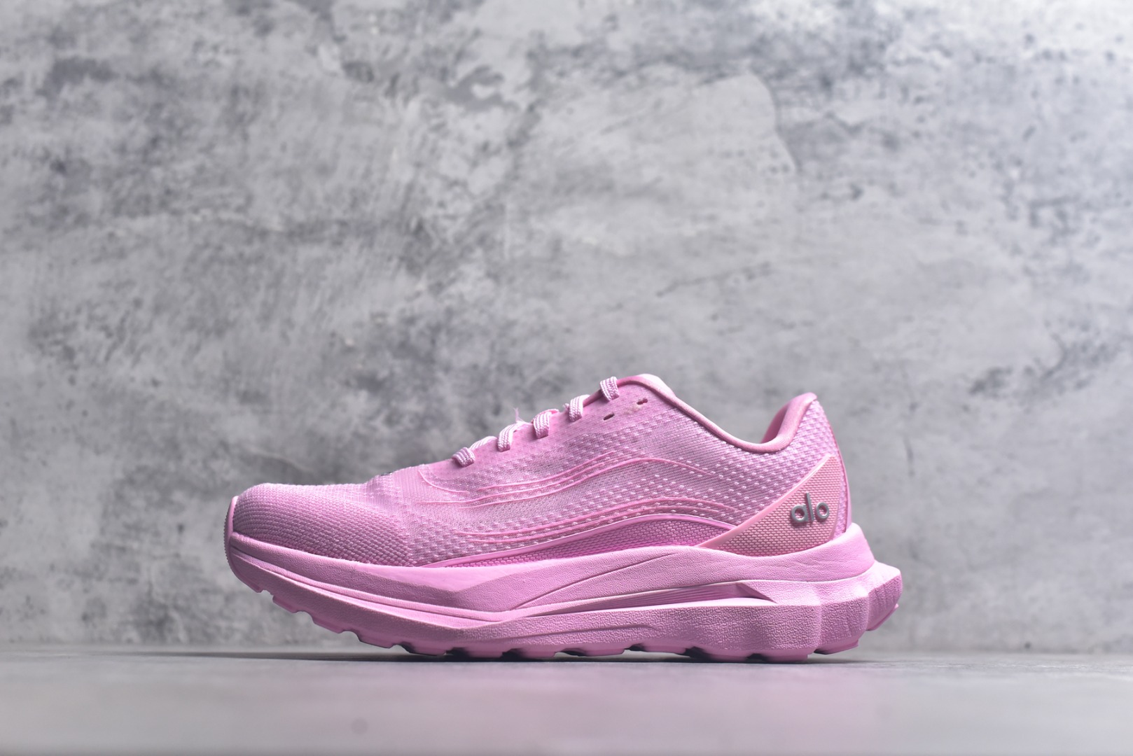 #Alo Yoga Alo Runner 舒适百搭 网布减震透气支撑耐磨低帮 休闲城市通勤训练跑步鞋 货号： A0590U 尺码： 36-45-选品中心