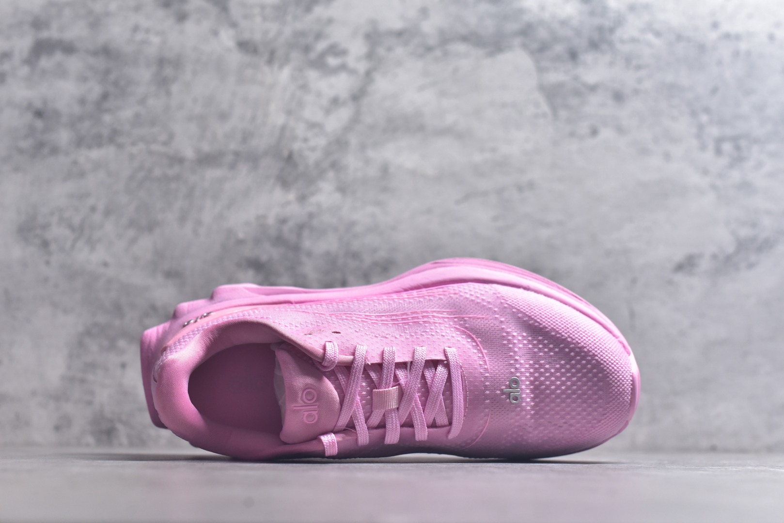 图片[4]-#Alo Yoga Alo Runner 舒适百搭 网布减震透气支撑耐磨低帮 休闲城市通勤训练跑步鞋 货号： A0590U 尺码： 36-45-选品中心