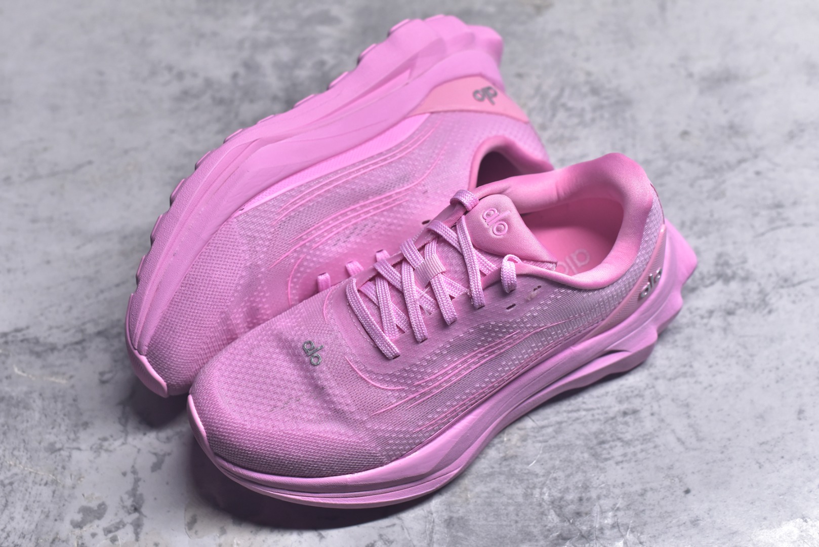 图片[7]-#Alo Yoga Alo Runner 舒适百搭 网布减震透气支撑耐磨低帮 休闲城市通勤训练跑步鞋 货号： A0590U 尺码： 36-45-选品中心