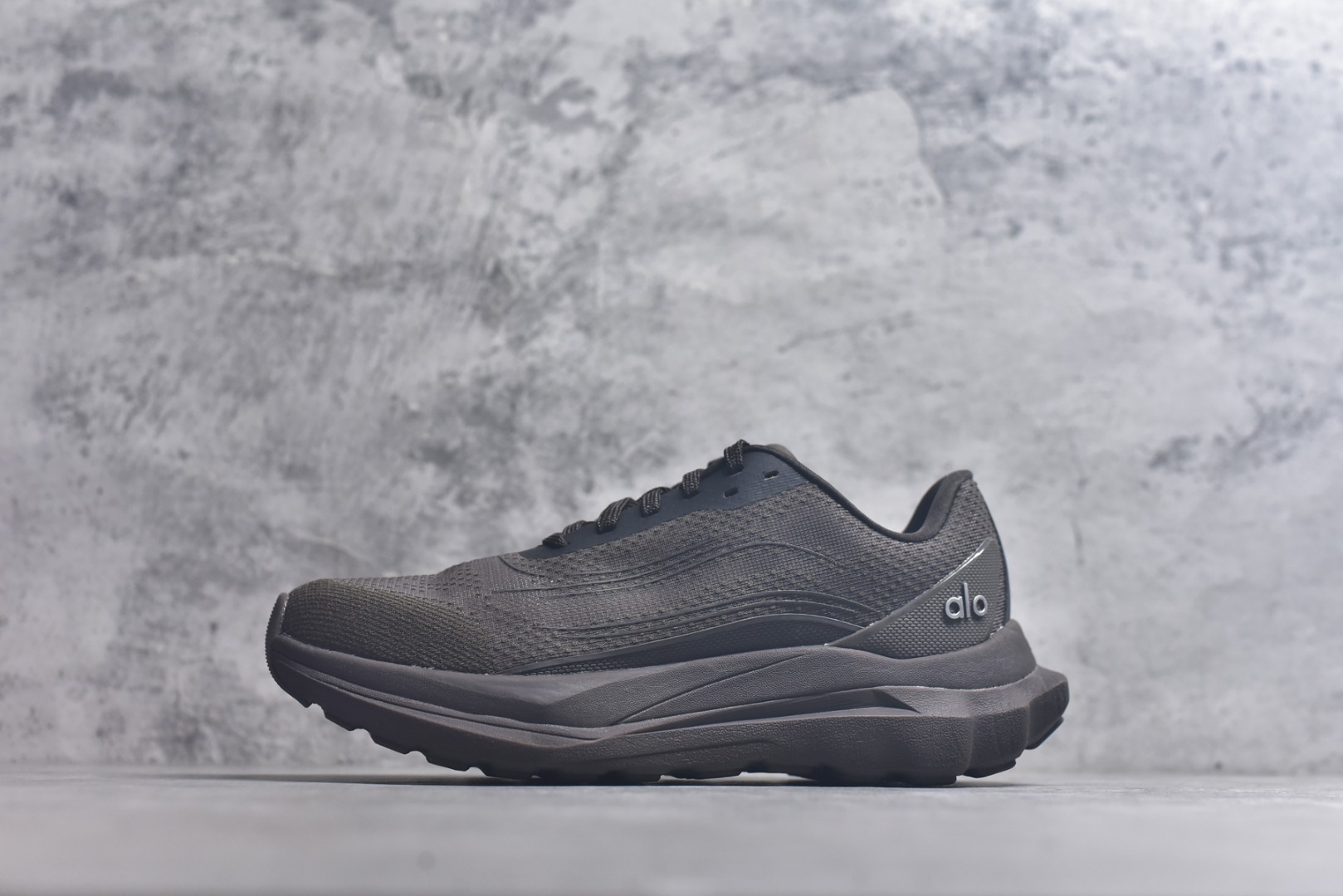 #Alo Yoga Alo Runner 舒适百搭 网布减震透气支撑耐磨低帮 休闲城市通勤训练跑步鞋 货号： A0590U 尺码： 36-45-选品中心