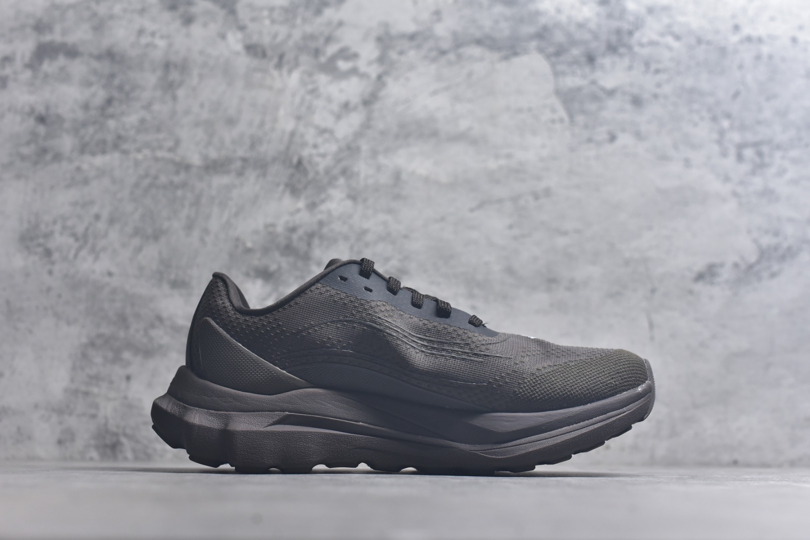 图片[3]-#Alo Yoga Alo Runner 舒适百搭 网布减震透气支撑耐磨低帮 休闲城市通勤训练跑步鞋 货号： A0590U 尺码： 36-45-选品中心