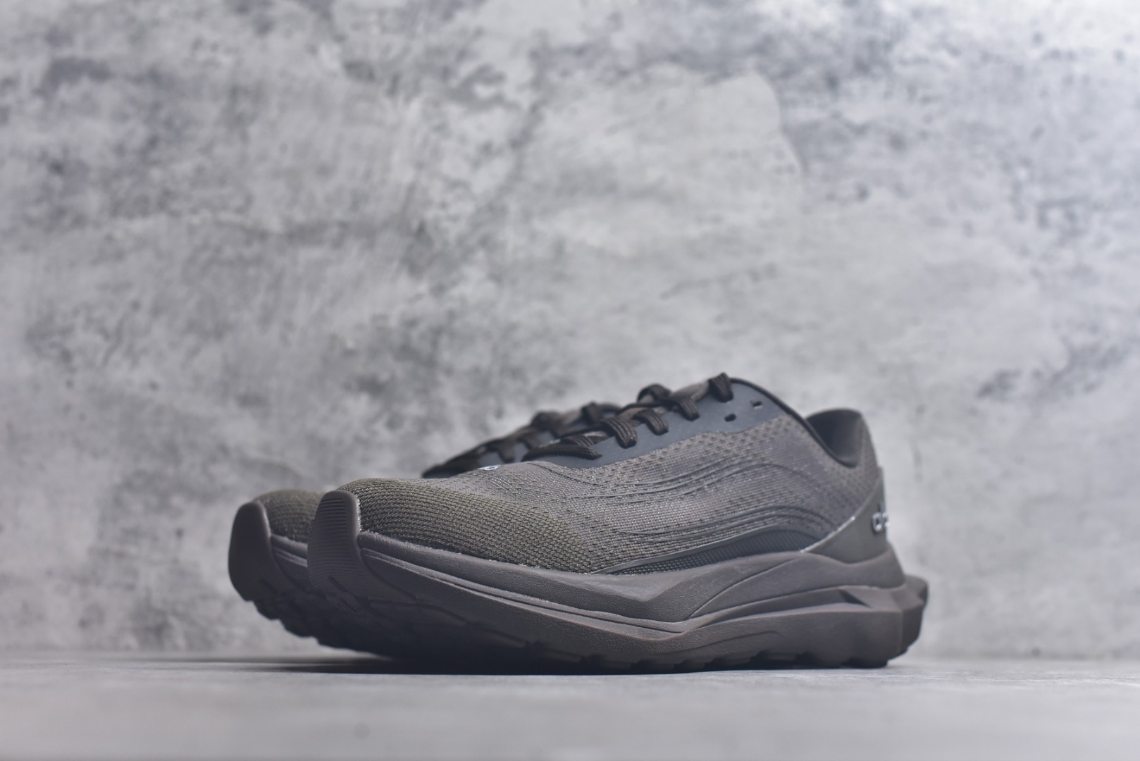 图片[2]-#Alo Yoga Alo Runner 舒适百搭 网布减震透气支撑耐磨低帮 休闲城市通勤训练跑步鞋 货号： A0590U 尺码： 36-45-选品中心