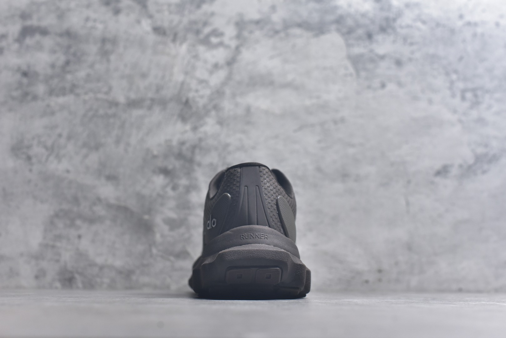 图片[5]-#Alo Yoga Alo Runner 舒适百搭 网布减震透气支撑耐磨低帮 休闲城市通勤训练跑步鞋 货号： A0590U 尺码： 36-45-选品中心