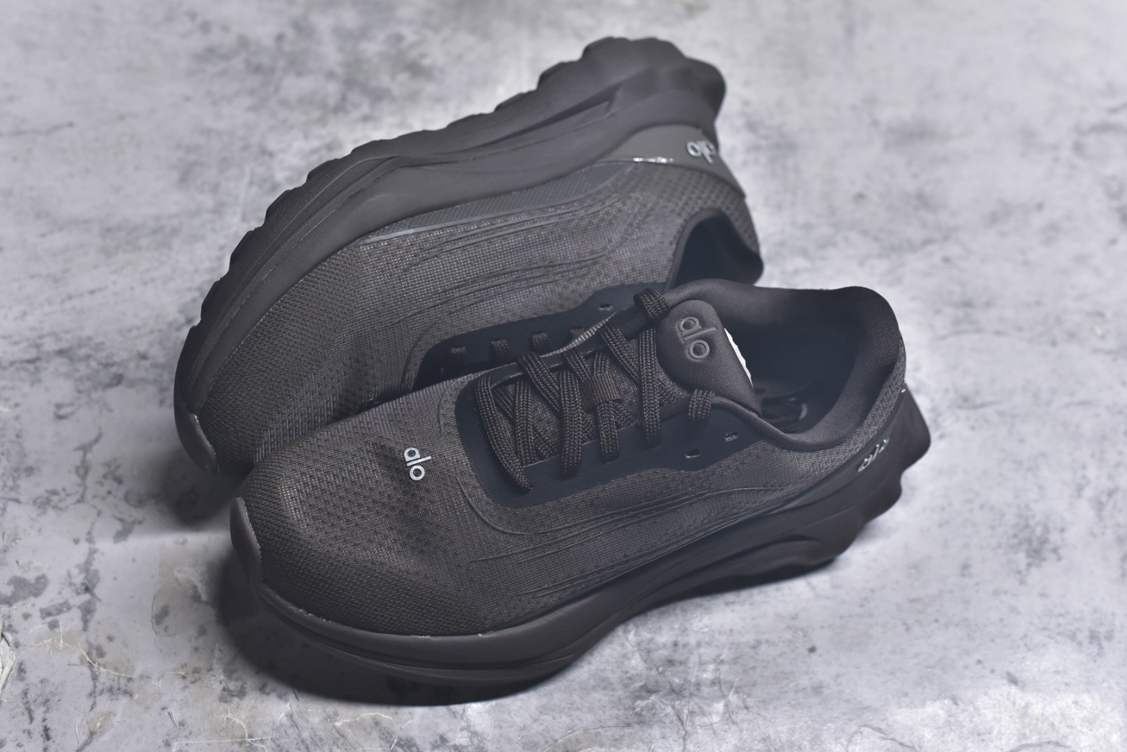 图片[7]-#Alo Yoga Alo Runner 舒适百搭 网布减震透气支撑耐磨低帮 休闲城市通勤训练跑步鞋 货号： A0590U 尺码： 36-45-选品中心