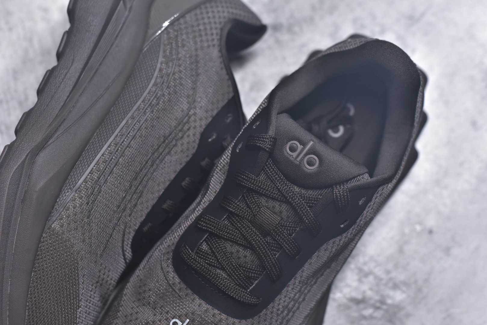 图片[9]-#Alo Yoga Alo Runner 舒适百搭 网布减震透气支撑耐磨低帮 休闲城市通勤训练跑步鞋 货号： A0590U 尺码： 36-45-选品中心