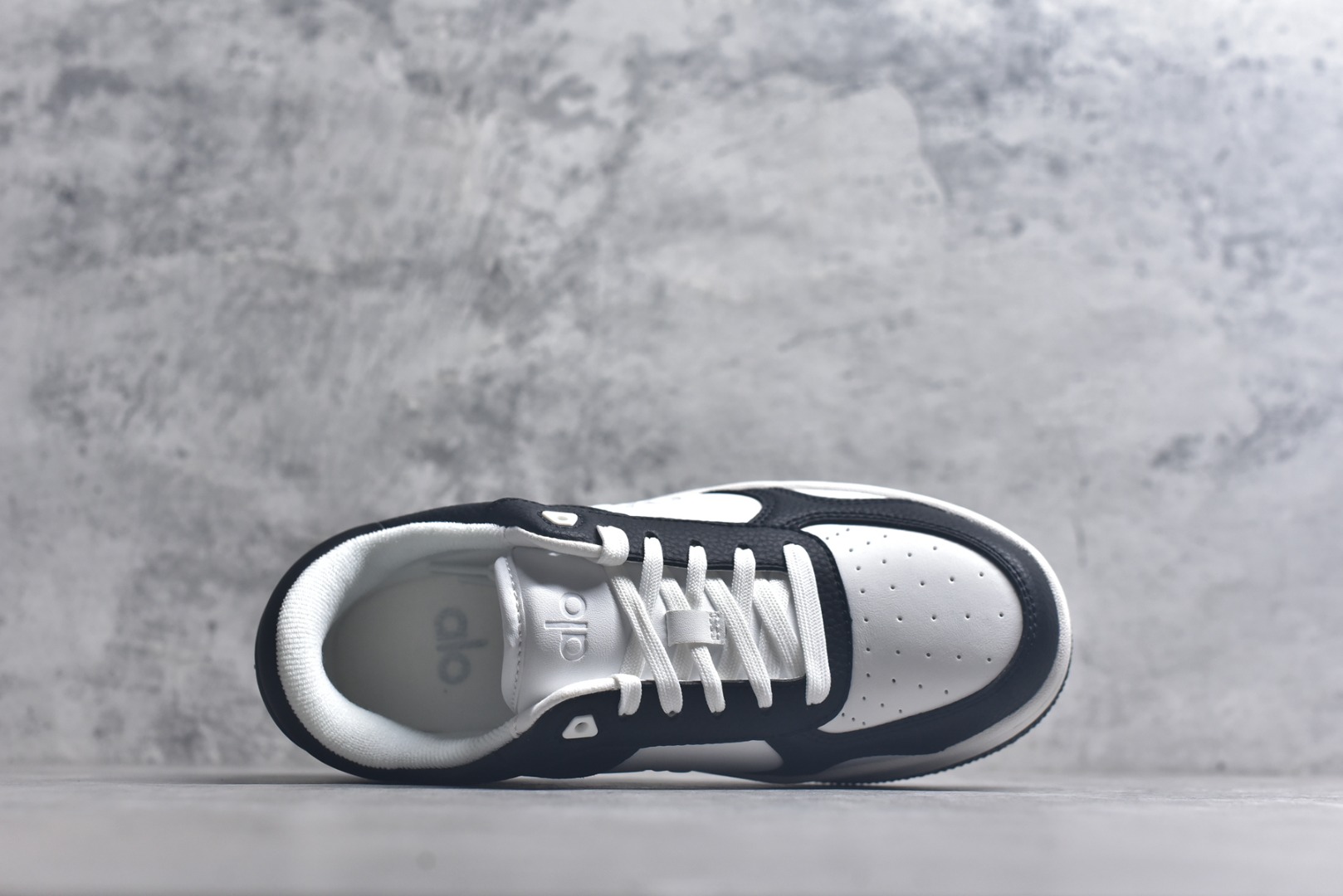 图片[4]-#Alo Yoga Recovery Mode 人气单品 舒适简约防滑耐磨低帮休闲板鞋 #Alo Yoga于2007年创立于洛杉矶，意在传播有意识的运动，同时激发人们的健康意识与创造力。品牌的核心理念在于制作能够带来完美体验的瑜伽服饰与功能性单品，让有意识的运动融入并改变生活。 尺码：36-45-选品中心