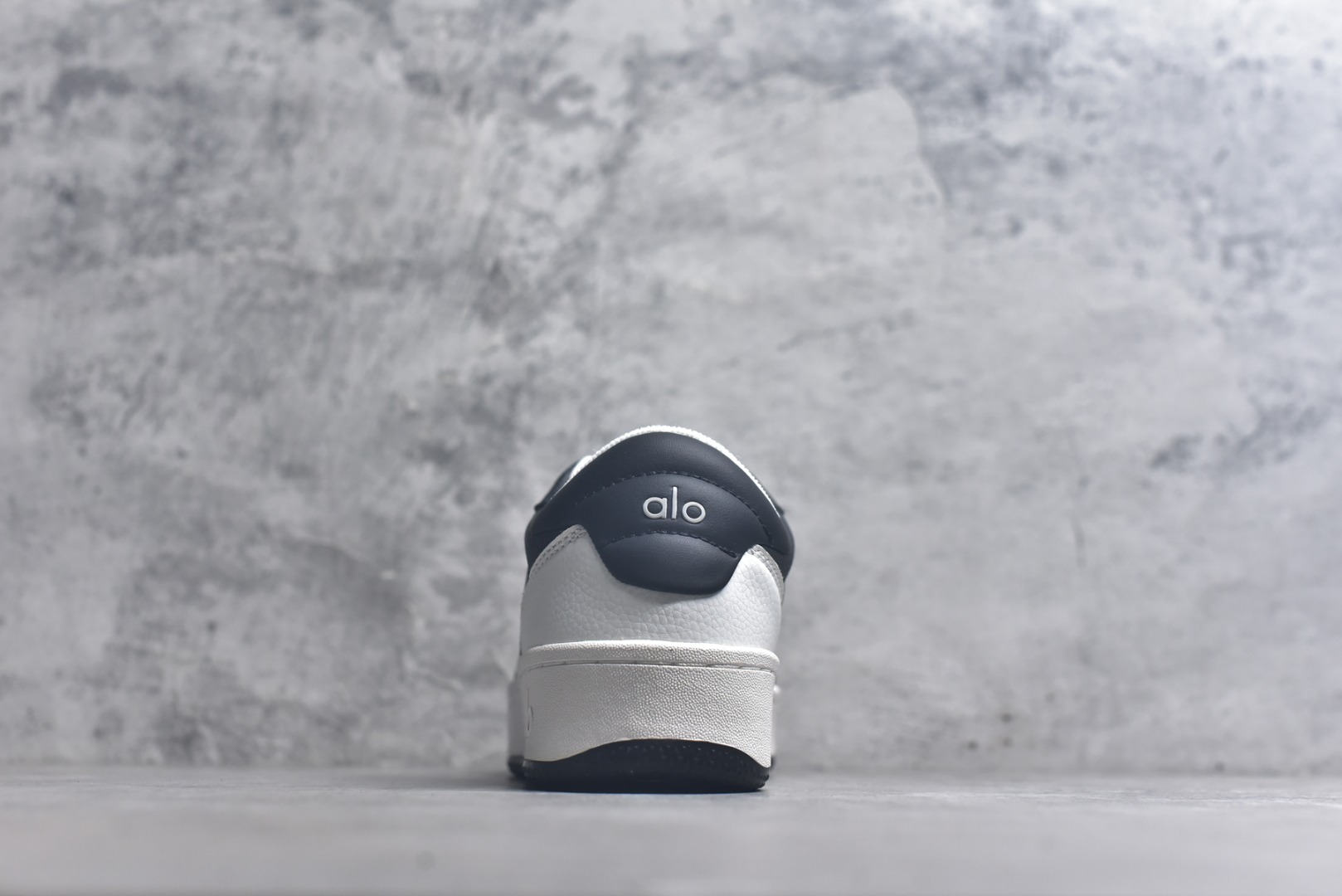 图片[5]-#Alo Yoga Recovery Mode 人气单品 舒适简约防滑耐磨低帮休闲板鞋 #Alo Yoga于2007年创立于洛杉矶，意在传播有意识的运动，同时激发人们的健康意识与创造力。品牌的核心理念在于制作能够带来完美体验的瑜伽服饰与功能性单品，让有意识的运动融入并改变生活。 尺码：36-45-选品中心