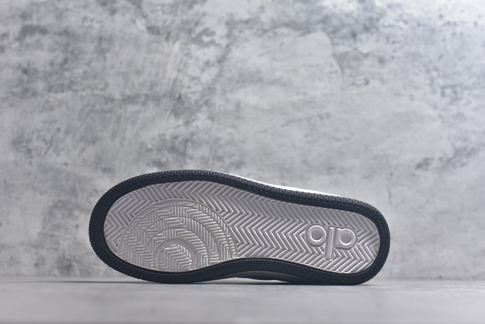 图片[6]-#Alo Yoga Recovery Mode 人气单品 舒适简约防滑耐磨低帮休闲板鞋 #Alo Yoga于2007年创立于洛杉矶，意在传播有意识的运动，同时激发人们的健康意识与创造力。品牌的核心理念在于制作能够带来完美体验的瑜伽服饰与功能性单品，让有意识的运动融入并改变生活。 尺码：36-45-选品中心